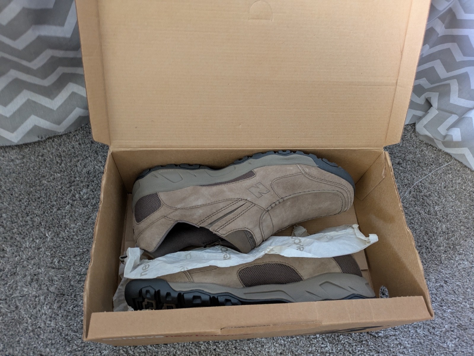 New Balance Women’s Country Walk Slip On Hiking Walking Shoe Tan Suede Size 11