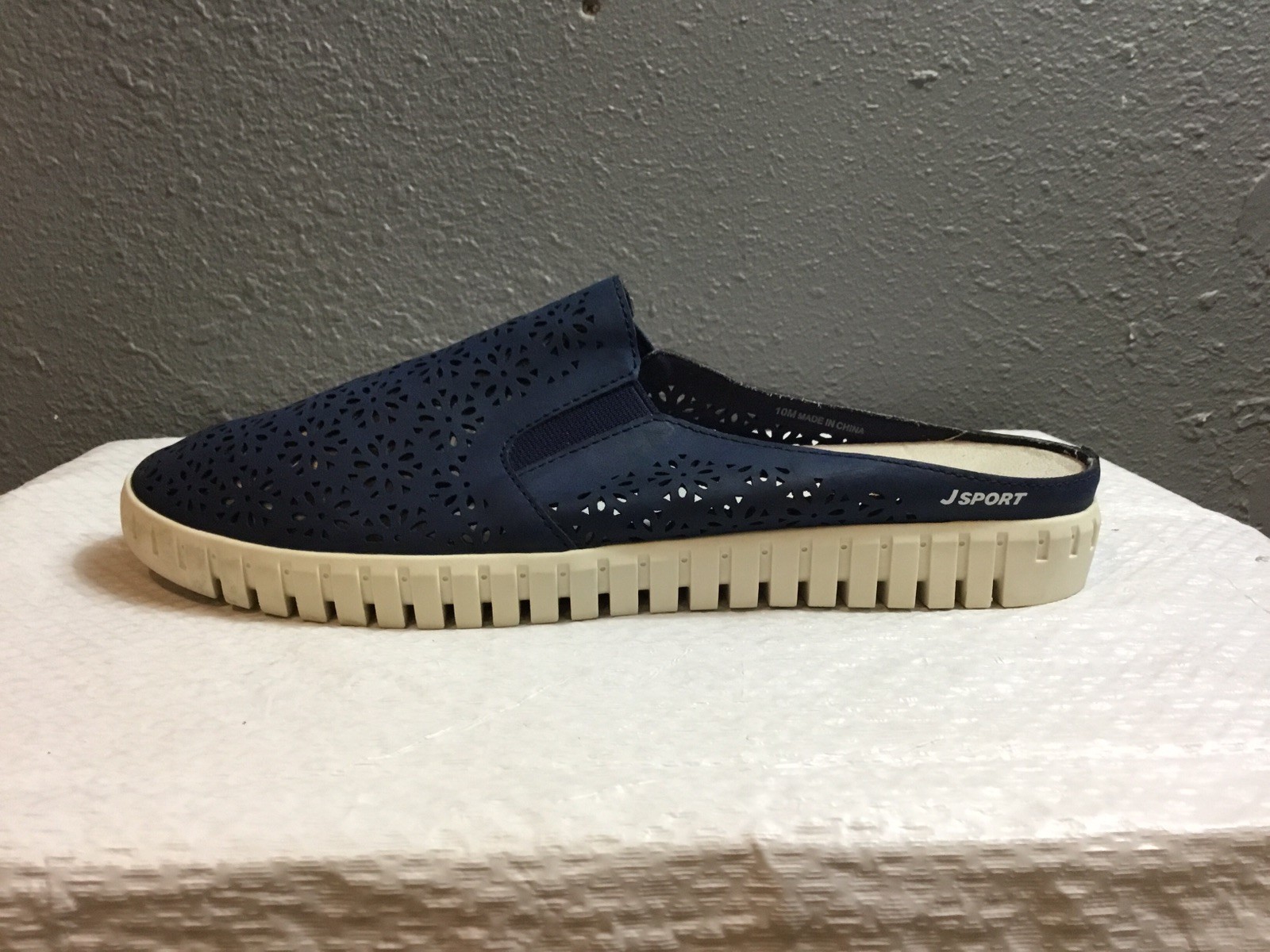 JSport Jambu Slip On Loafers Flats Women Size 10 M Floral Laser Cut Navy Comfort