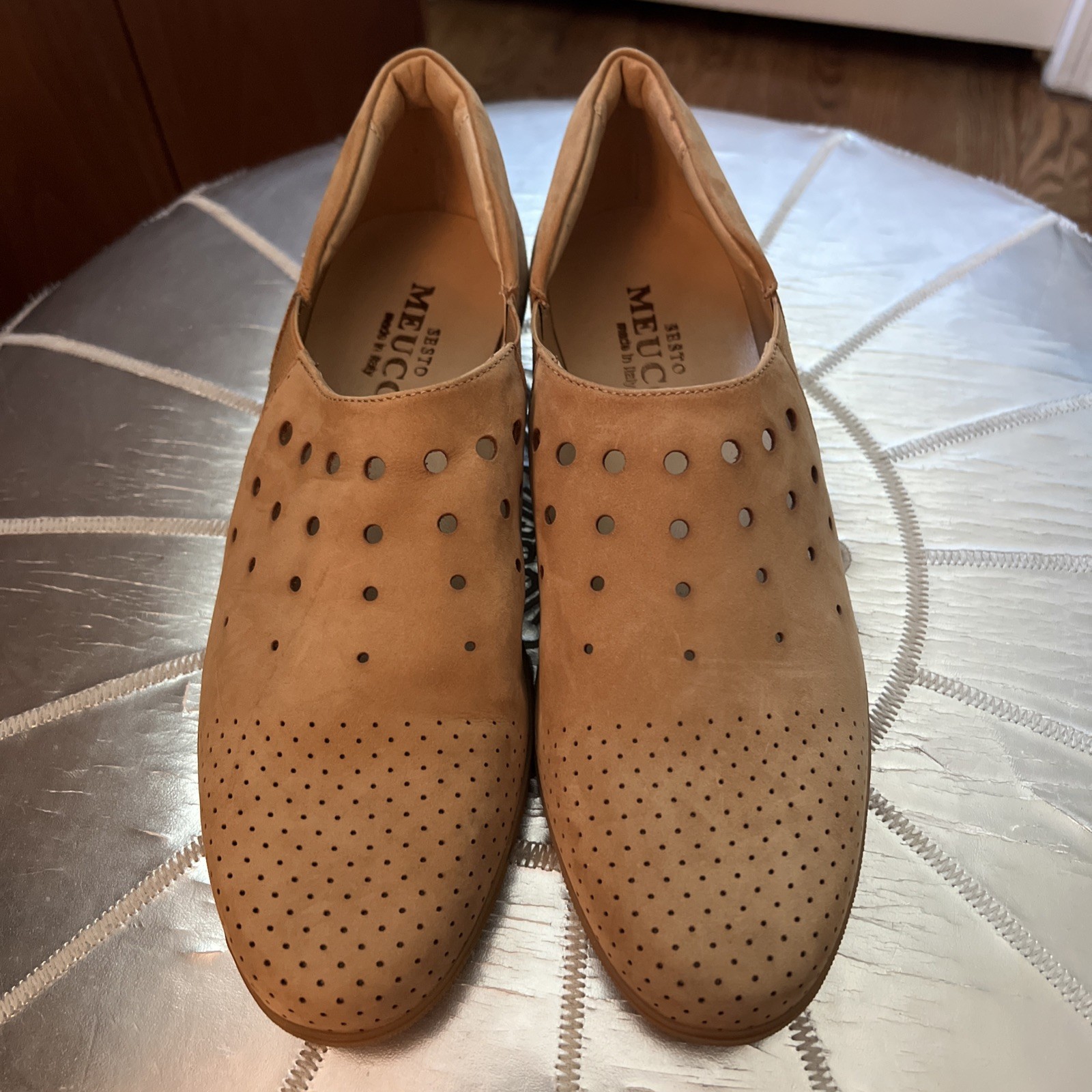 NEW SESTO MEUCCI PERFORATED NUBUCK FLATS size 6.5 M