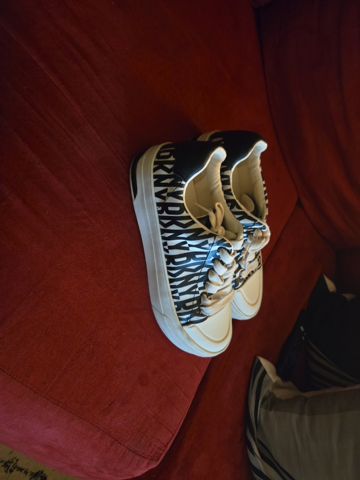 DKNY 7.5 Womens Shoes