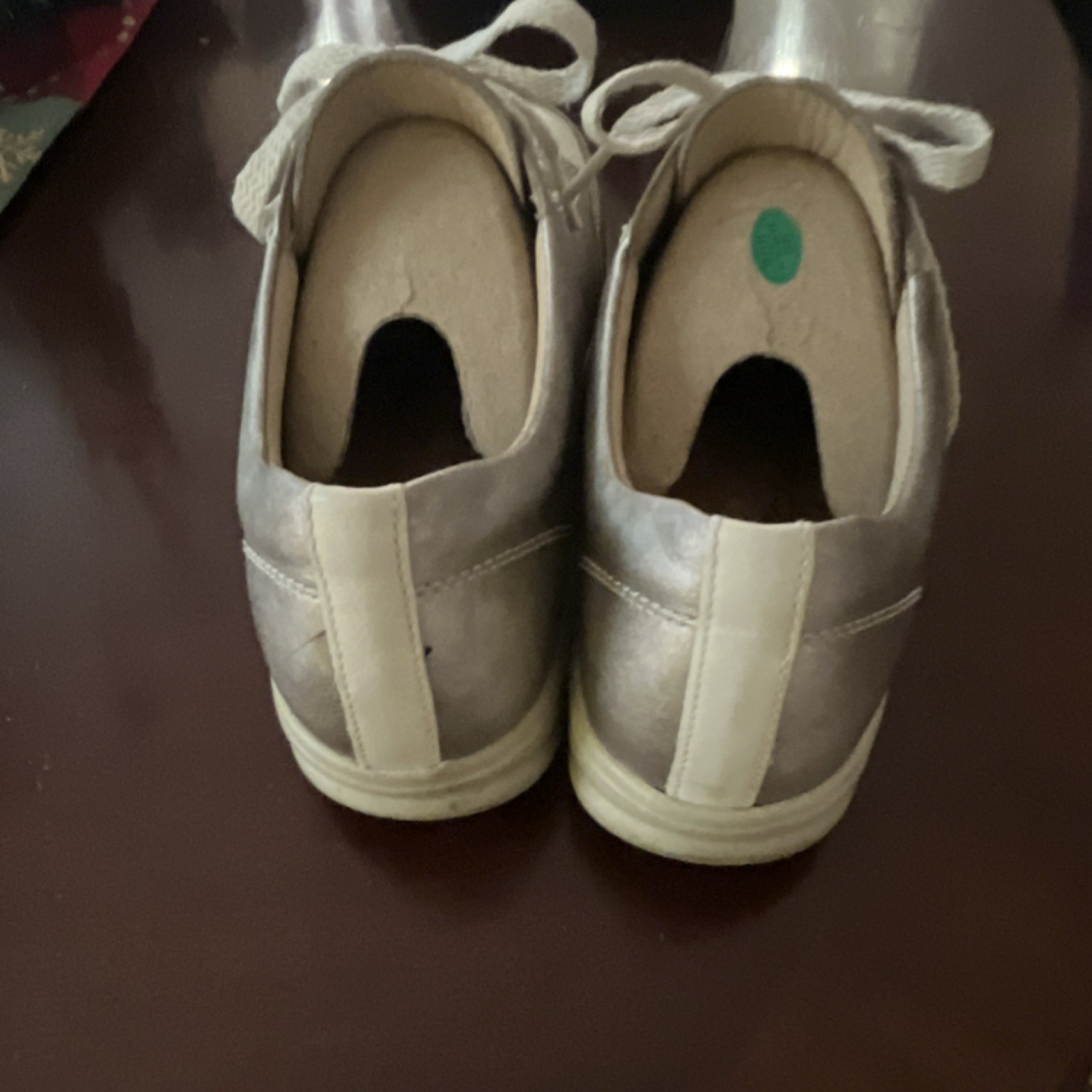 Finn Comfort Silver and White leather Ikebukuro walking shoe women’s US7 UK 41/2