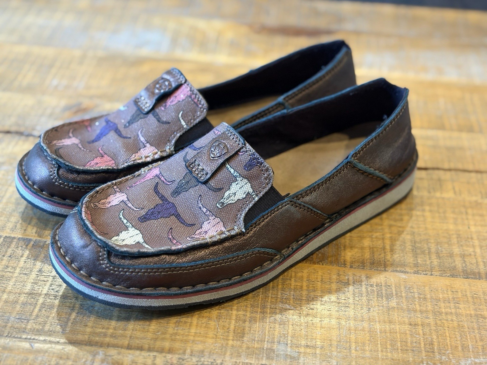 Women’s Ariat Cruiser Shoes Steer Skull Western Bohemian Loafer Size 9.5 Leather