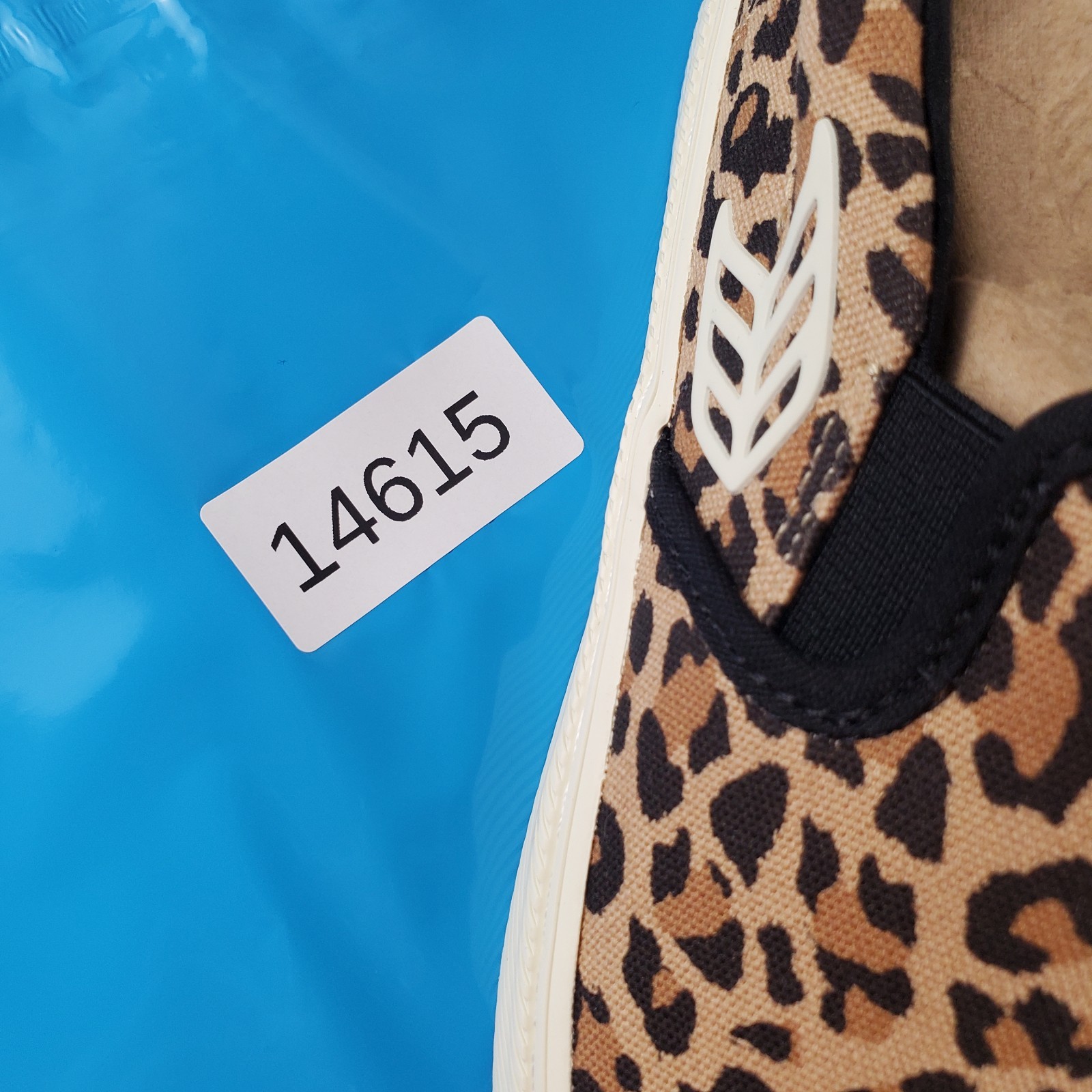 Cariuma Dhoes Womens 8 Athletic Slip-On Leopard Canvas Sneaker