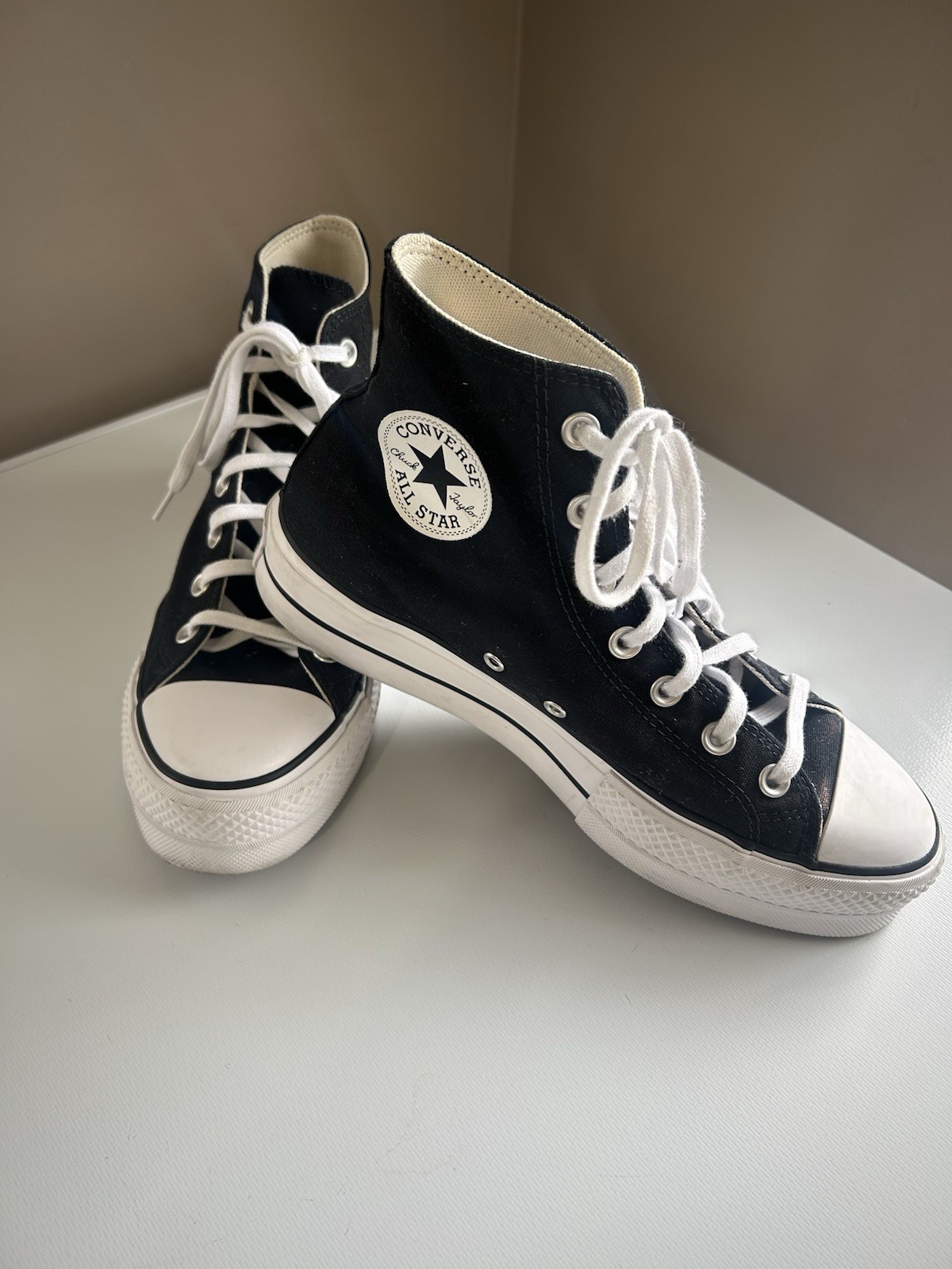 Women’s Converse All Star Chuck Taylor Black High Top Sneakers Size 9 EUR 40