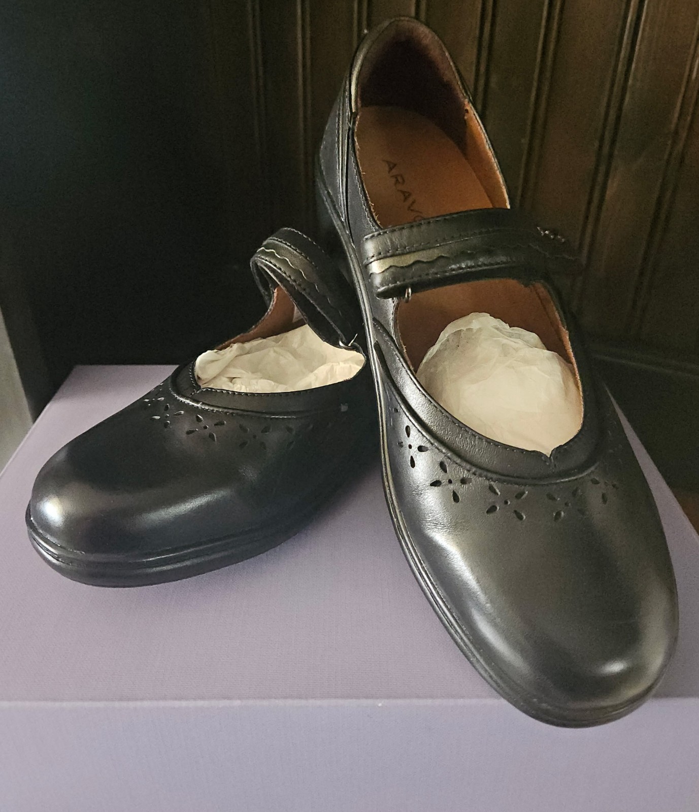 Aravon Dolly Mary Jane Shoes Size 10 USA Width 2E (wide)
