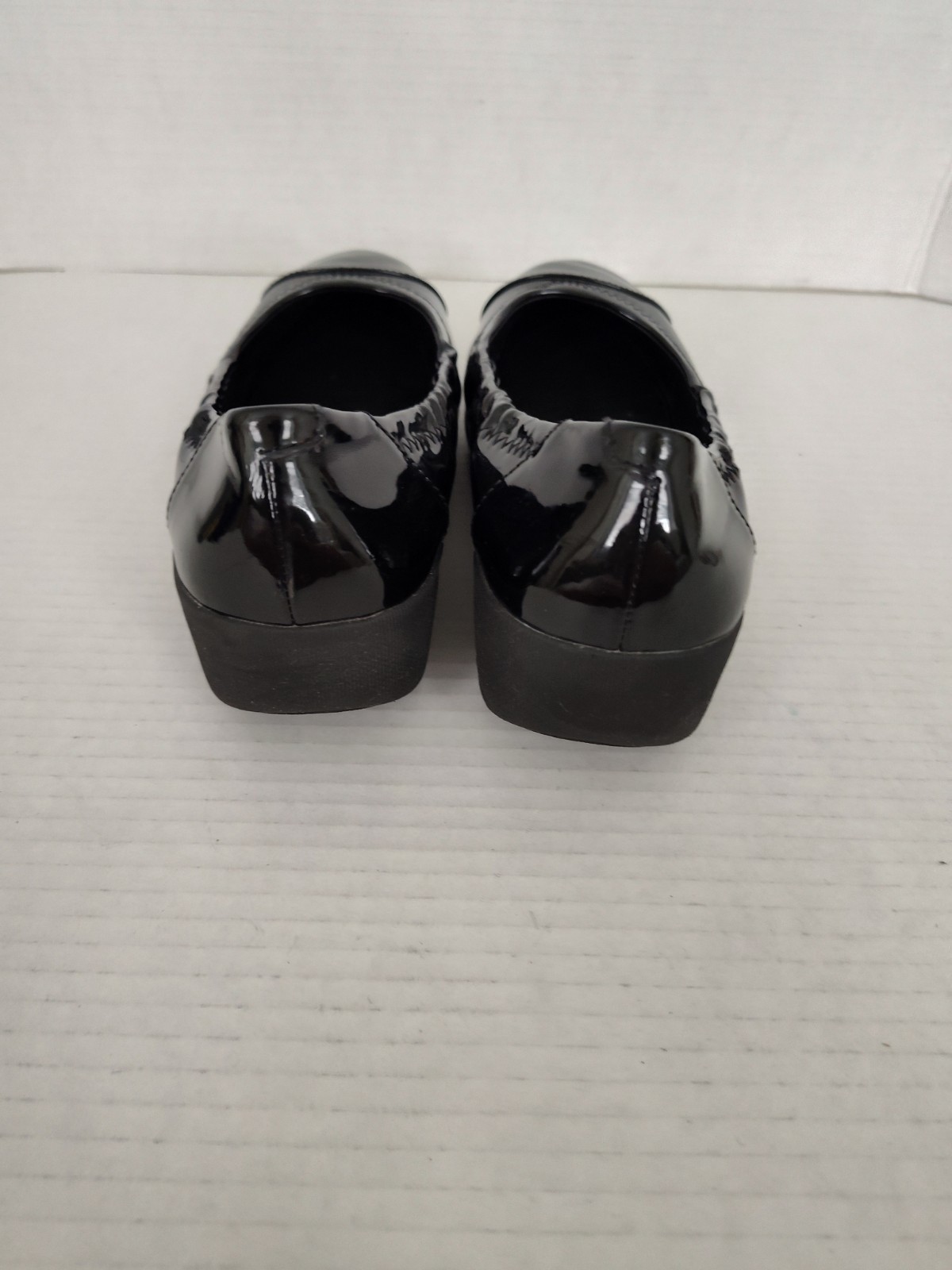 FitFlop Black Patent Leather Slip on Shoes Size 7