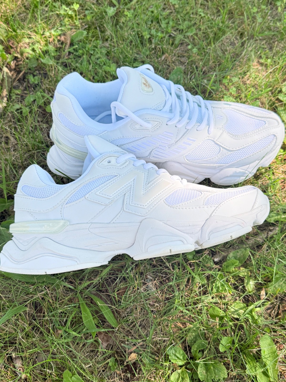 N balance 9060 M8.5 W10 shoes
