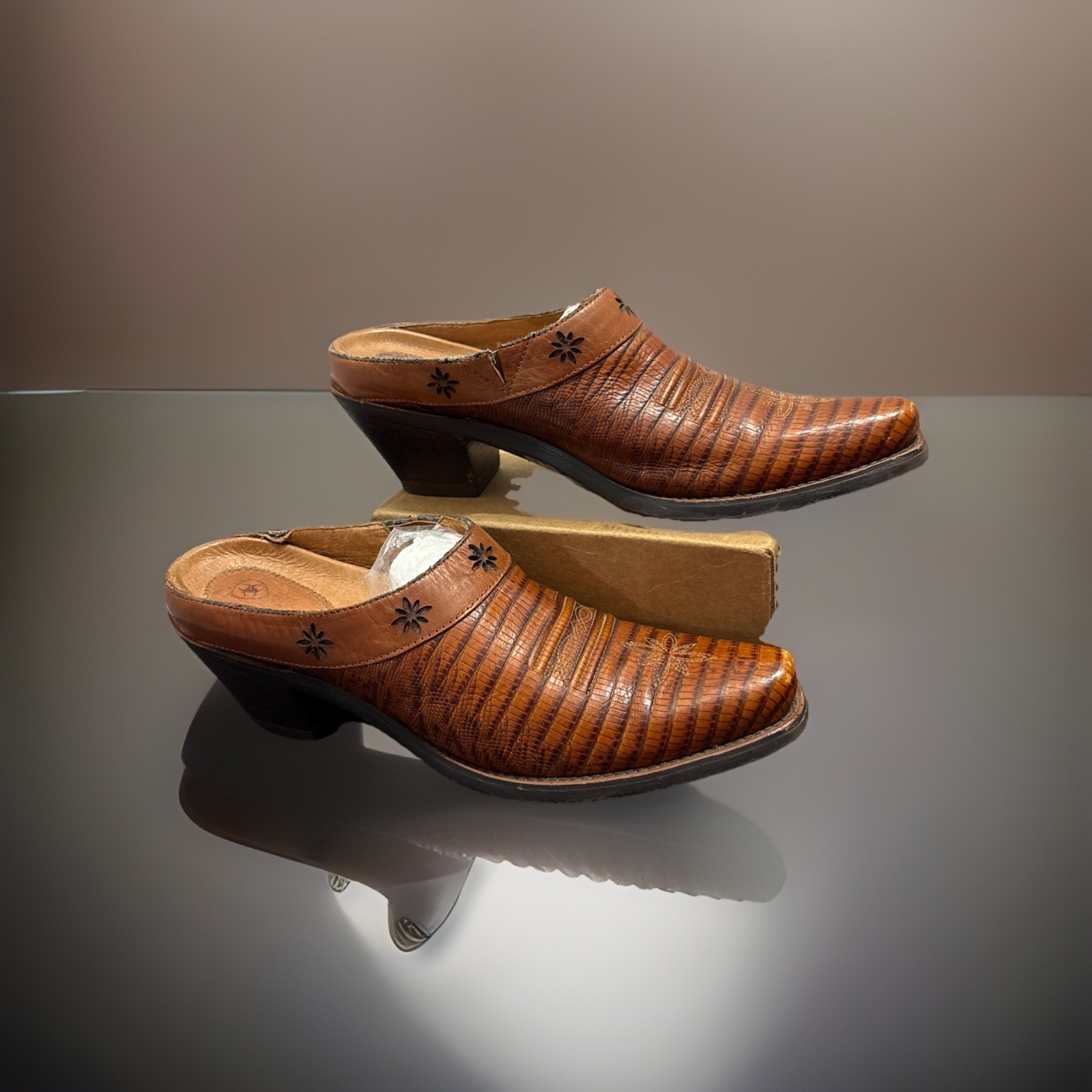 ARIAT Dessert Stars Moc Cognac Leather Cowboy Western Clogs Mules #13397 Sz 8B