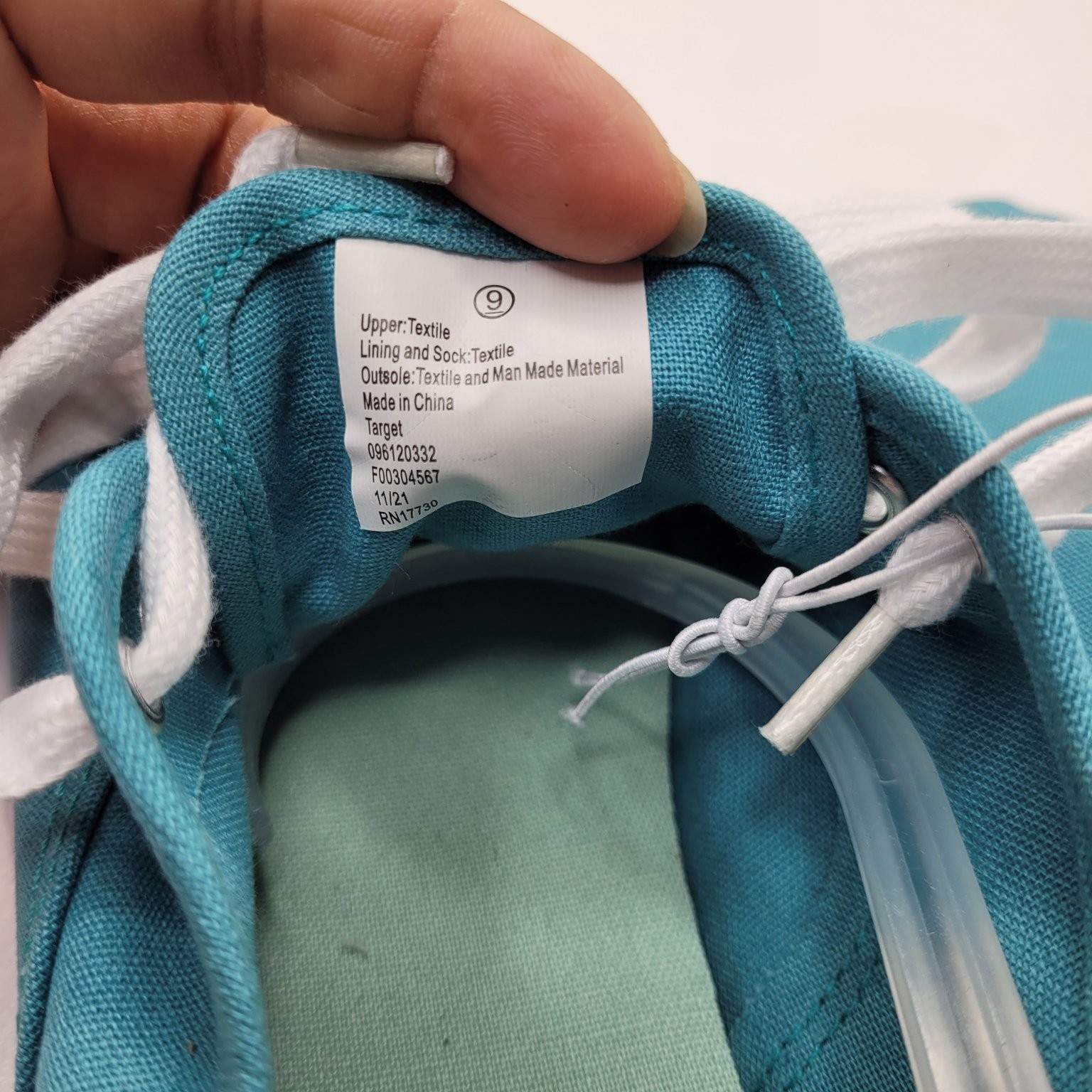 Universal Thread Women’s Canvas Sneakers Teal Blue Size 9 Casual Shoes