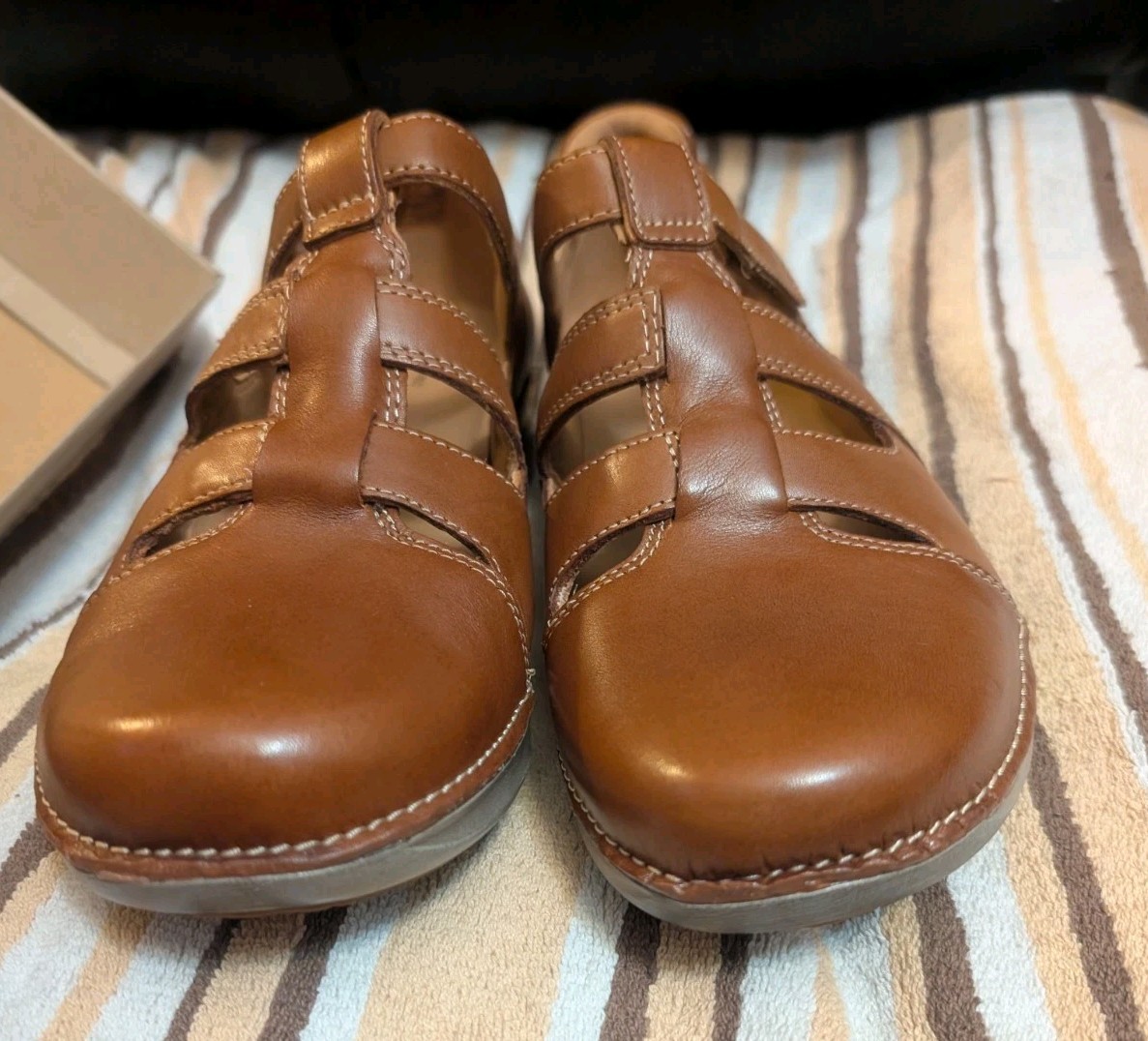 New Clarks Beige Apply Strap Leather Shoes Unstructured 9.5 M
