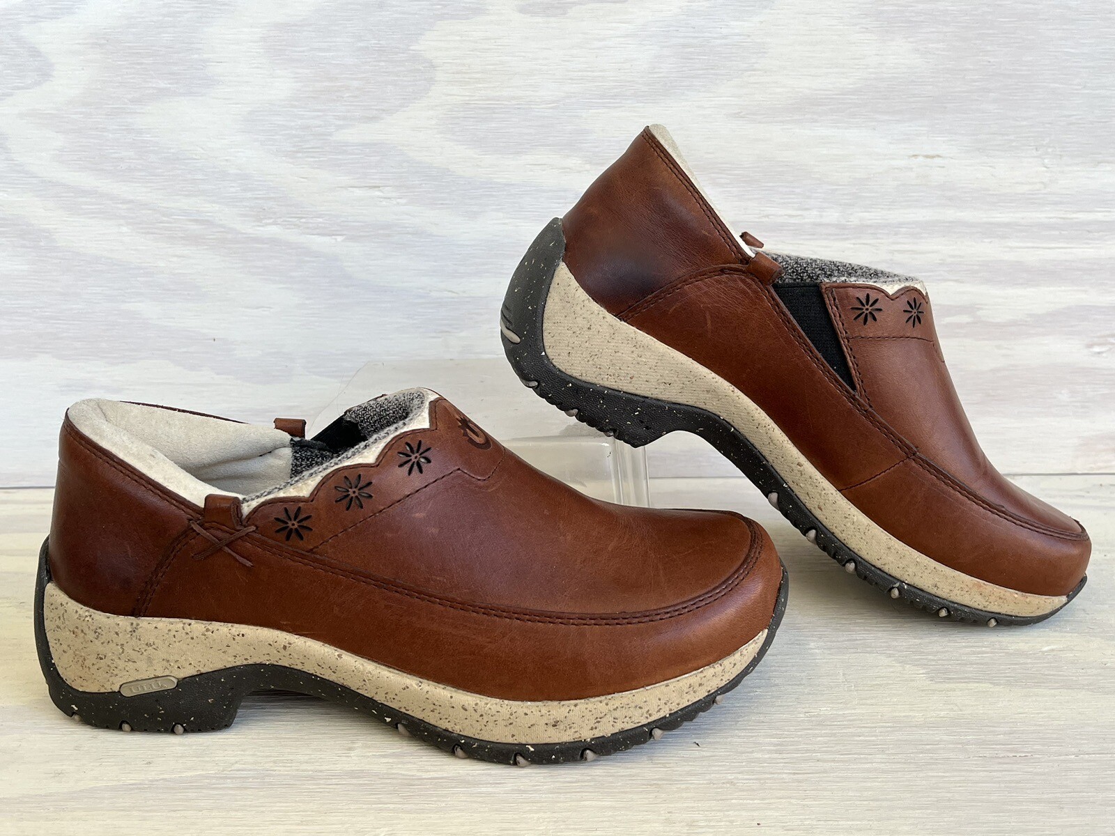 Ulu Brown Leather Slip Resistant Comfort Mules/Loafers Shearling Footbed Size 7