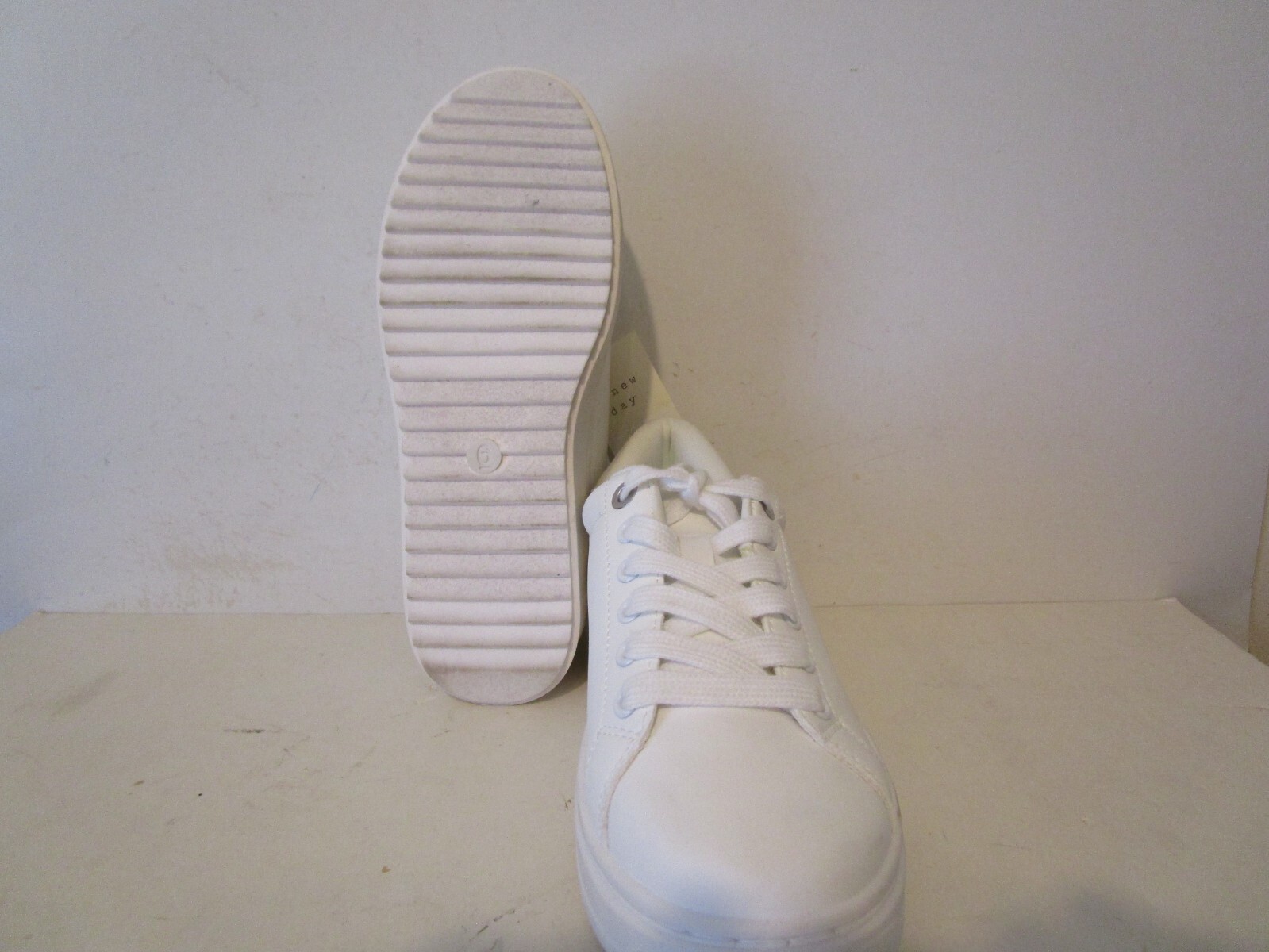 A New Day Womens Peggy Casual Fashion Low Top Sneakers Cream Size 6