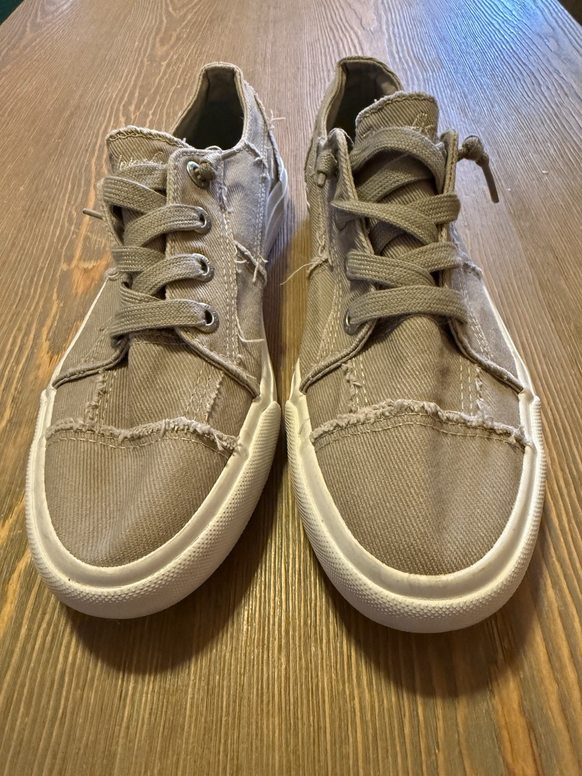 Blowfish Malibu canvas lace-up sneakers distressed gray or khaki color Size 8