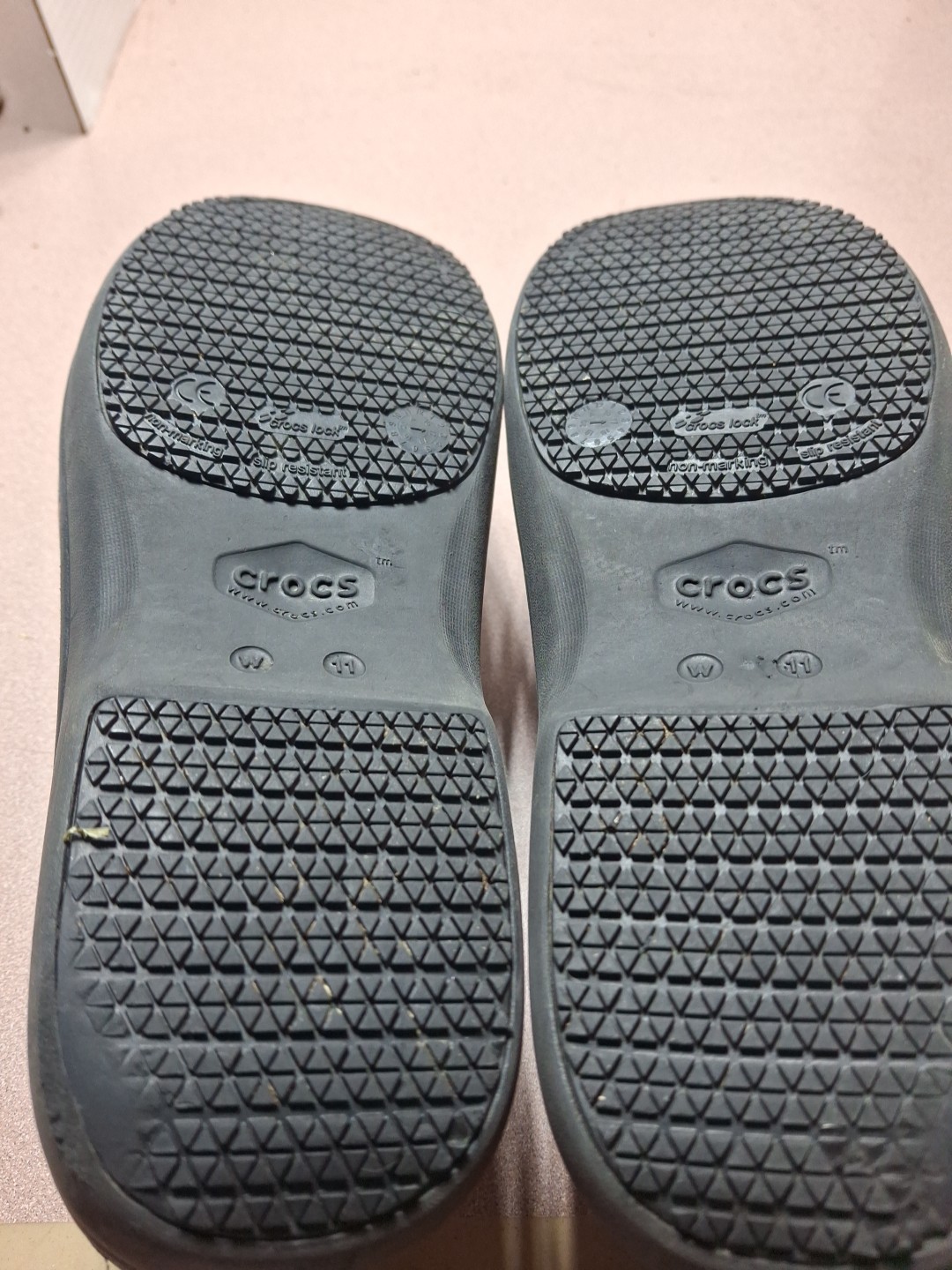 CROCS Neria Pro II Graphic Print Slip Resistant Slip-On Work Nurse Clogs Size 11