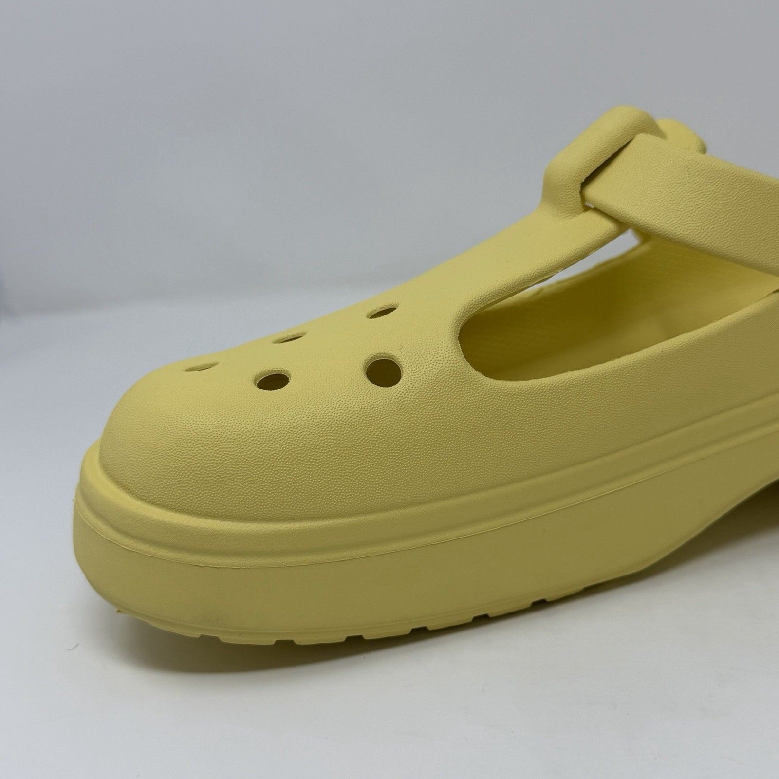 Crocs Mary Jane Platform Clogs Yellow Buckle Strap Women’s 9 M7 Croslite DISPLAY