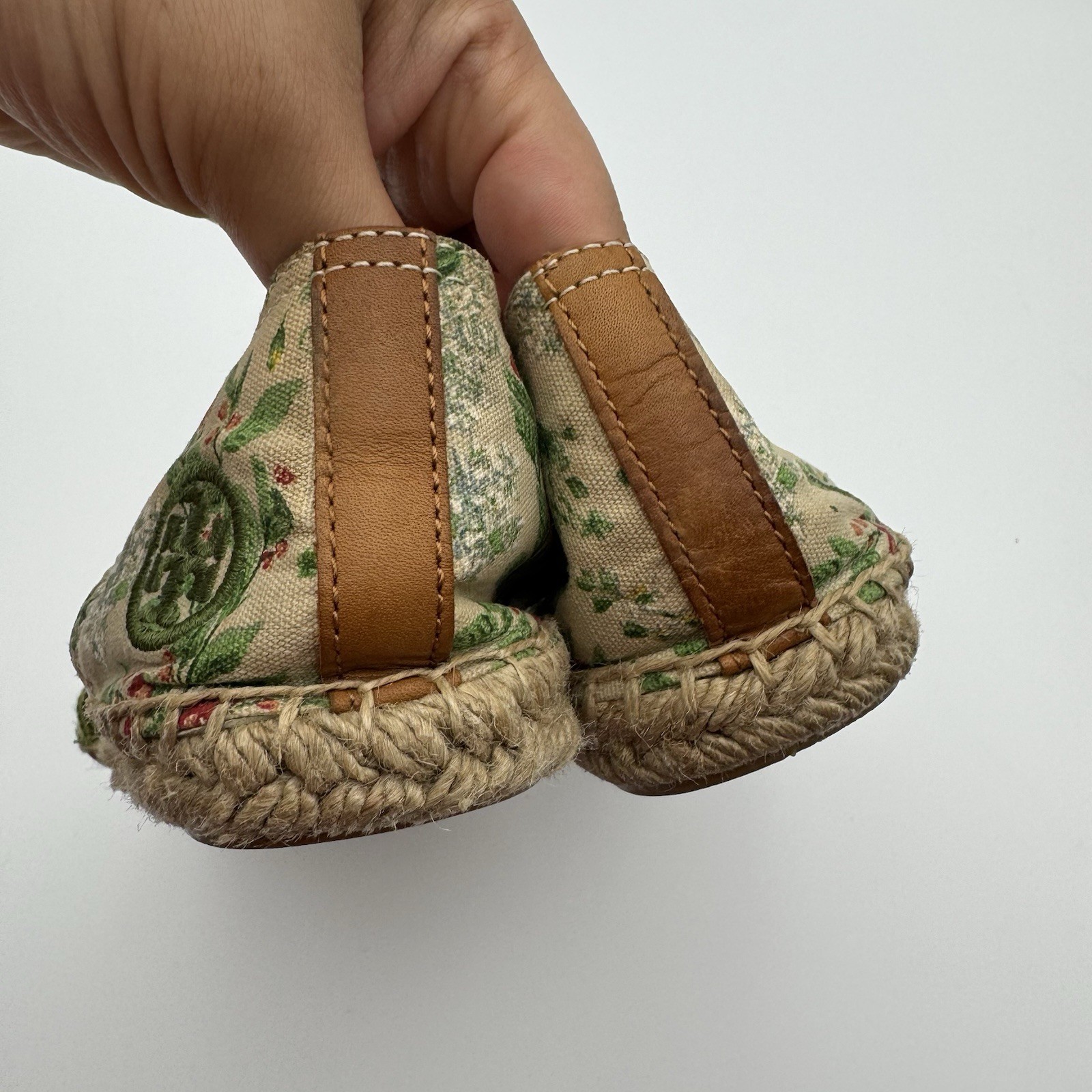 Tory Burch Catalina Floral Botanical Espadrilles Canvas Elastic Sz 8 1/2 Flaws