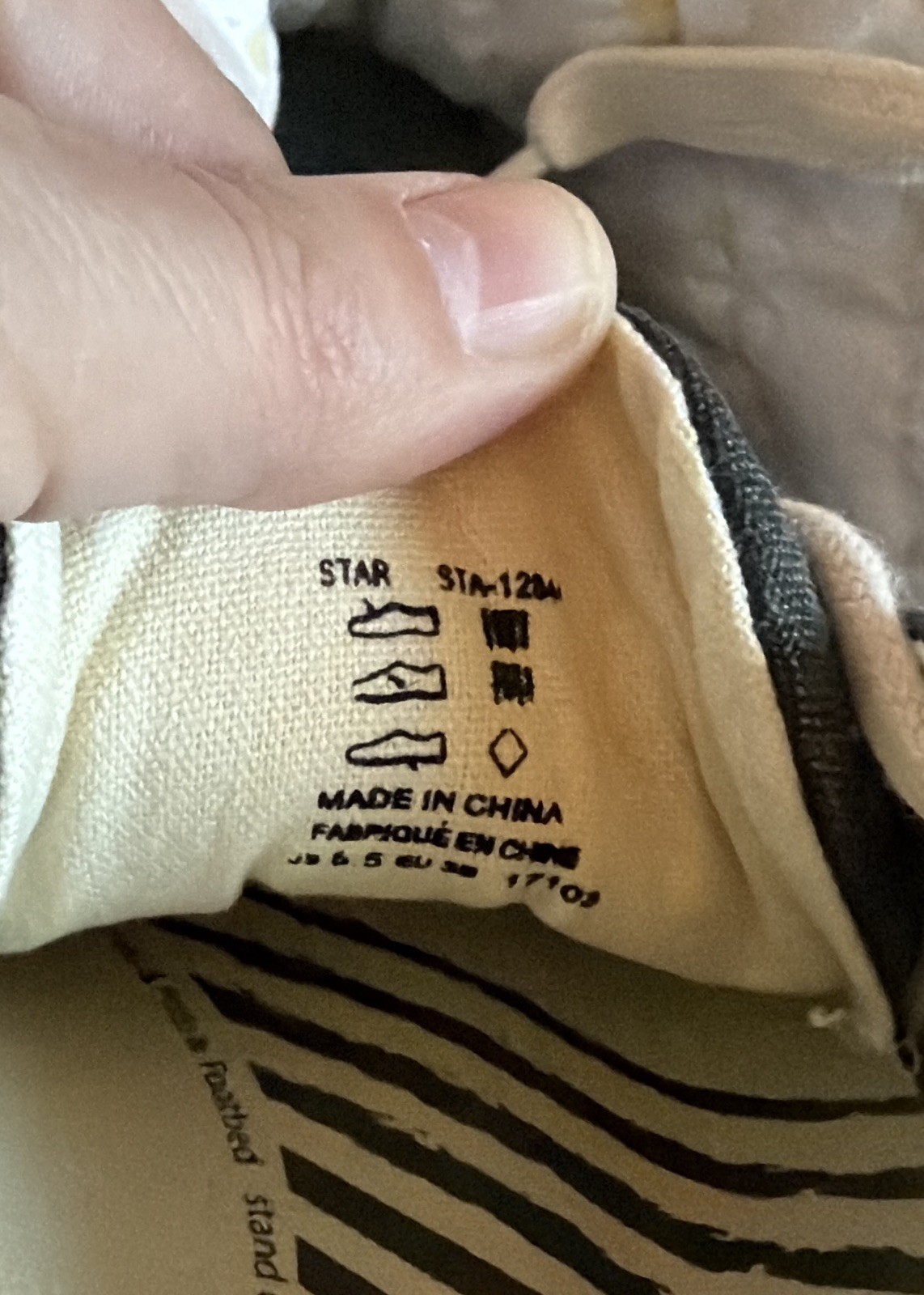 Taos Star Women’s 6.5 Washed Charcoal Canvas Sneakers – see pics & description