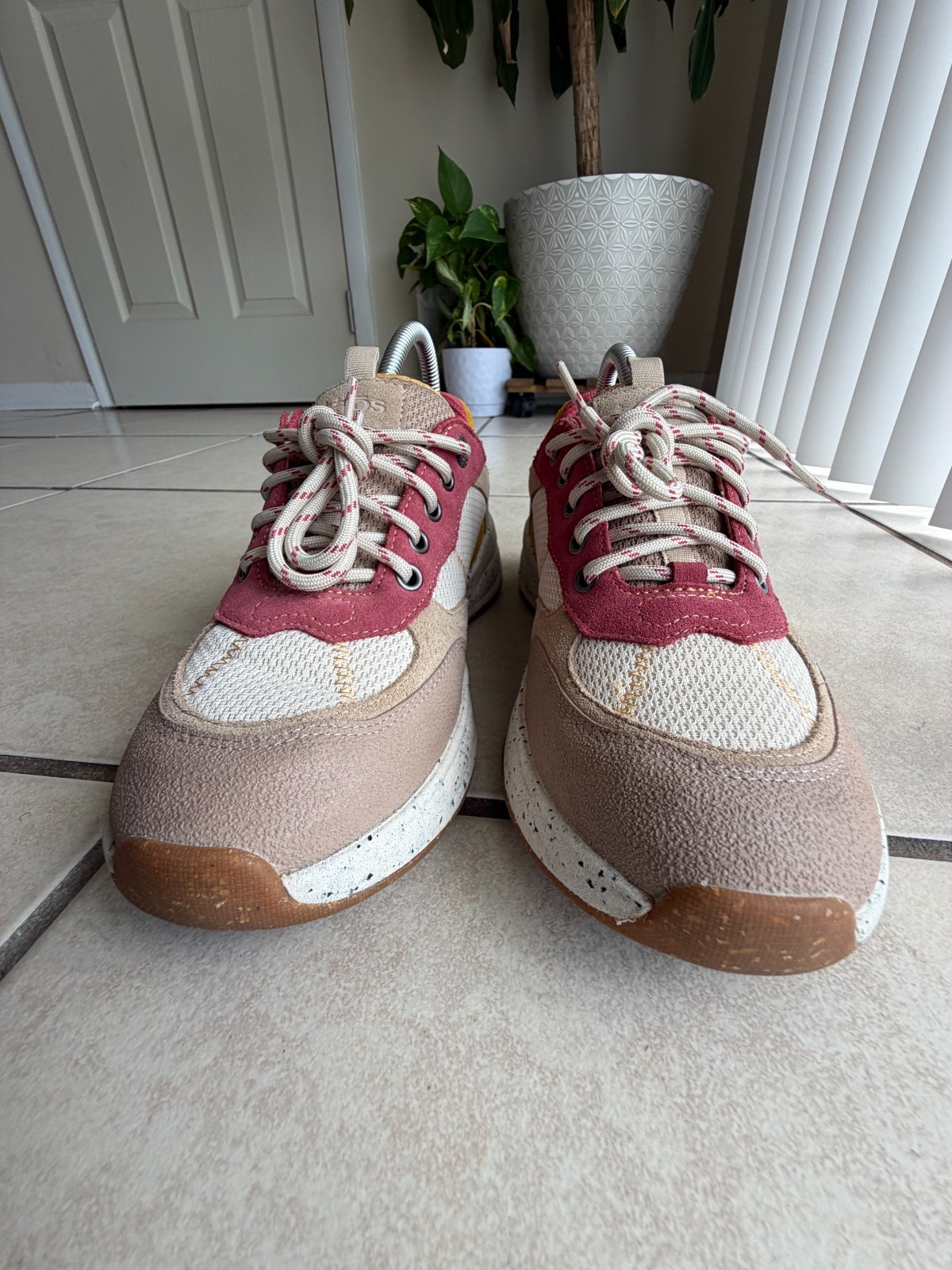 Taos Advance Women’s Comfort Sneakers Size 9.5 Desert Multi Suede Arch Support