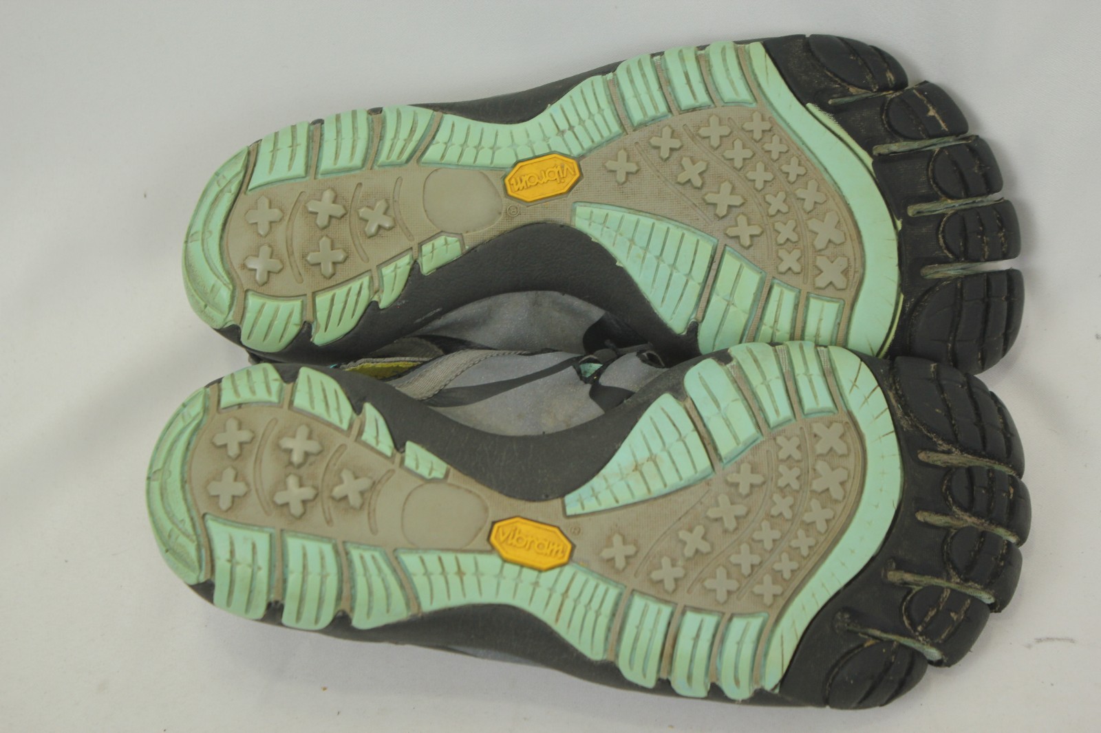 VIBRAM FIVE FINGERS GRAY/TEAL WATER SHOES SANDALS SIZE 39 GC!