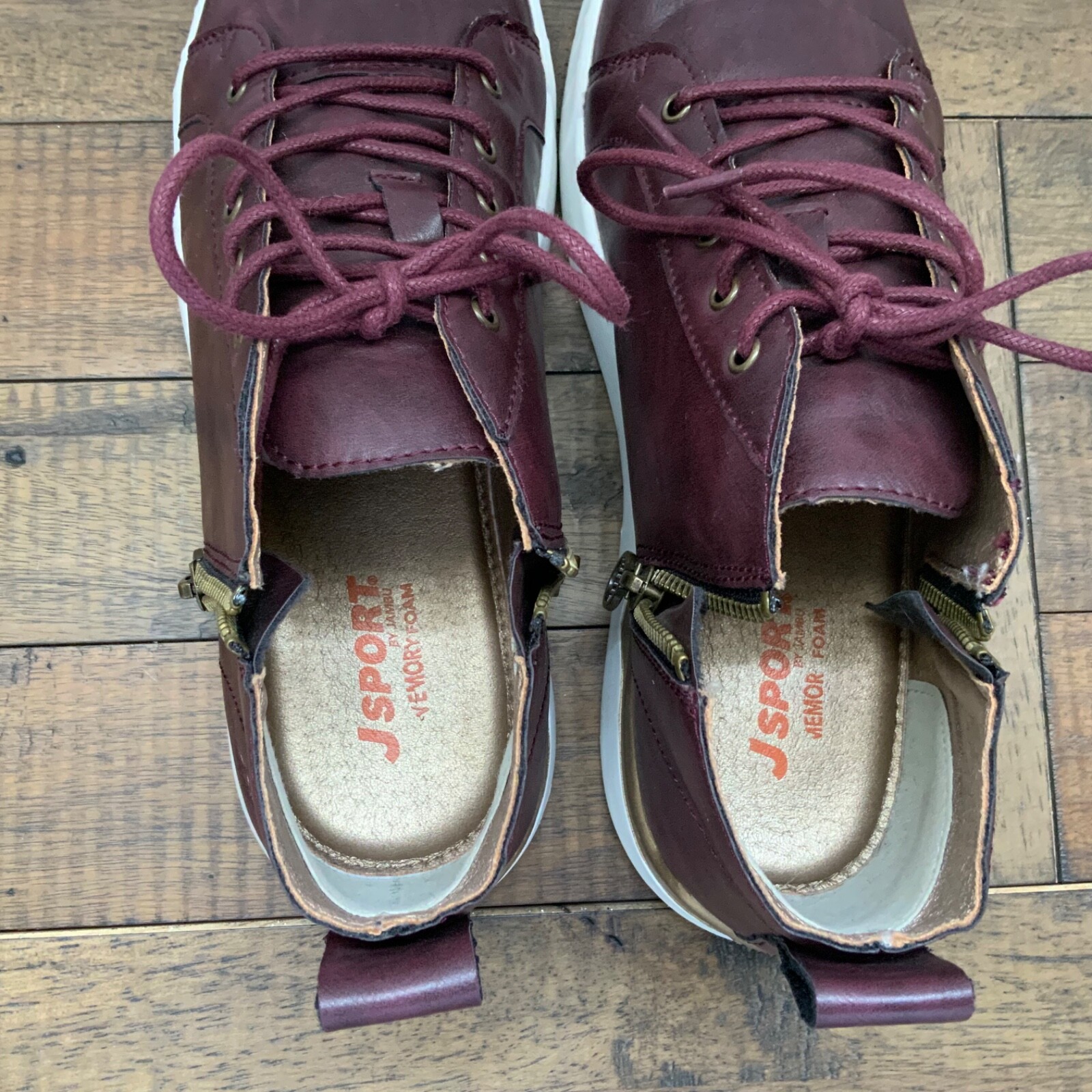 JSport Womens Cranford Shoes Side Zip Sz 8.5 Burgundy Vegan Leather Sneakers