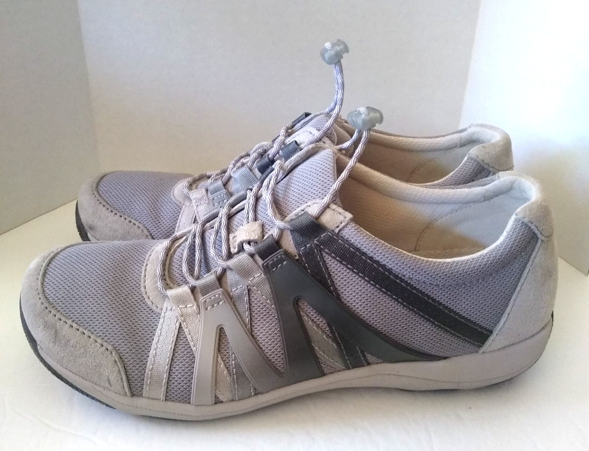 Dansko Henriette Tennis Shoes Women’s Size 8 Grey Suede Sneakers Quick Lace