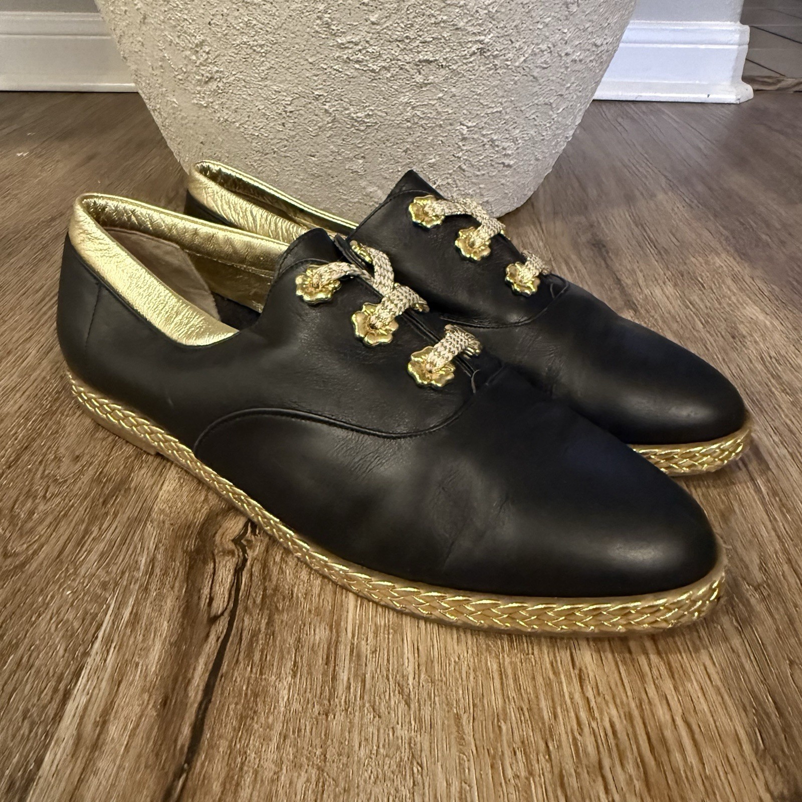 Bally Jallut Oxfords Espadrilles Tennis Shoes Size 11 Gold Flowers Black Leather