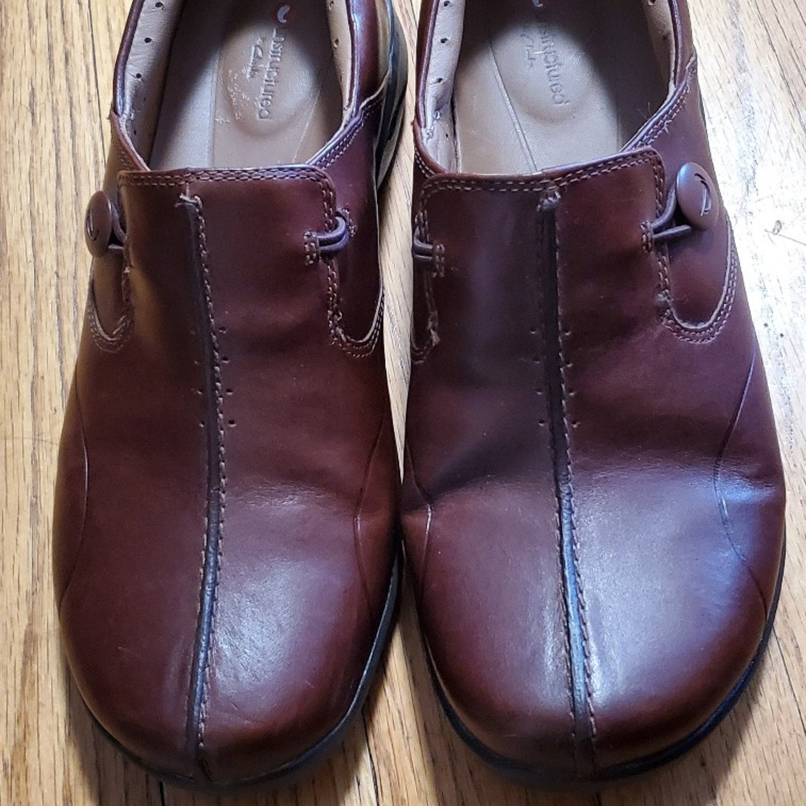 Clarks Un Loop2 Walk Dark Tan Leather 8.5 barely worn Excellent condition
