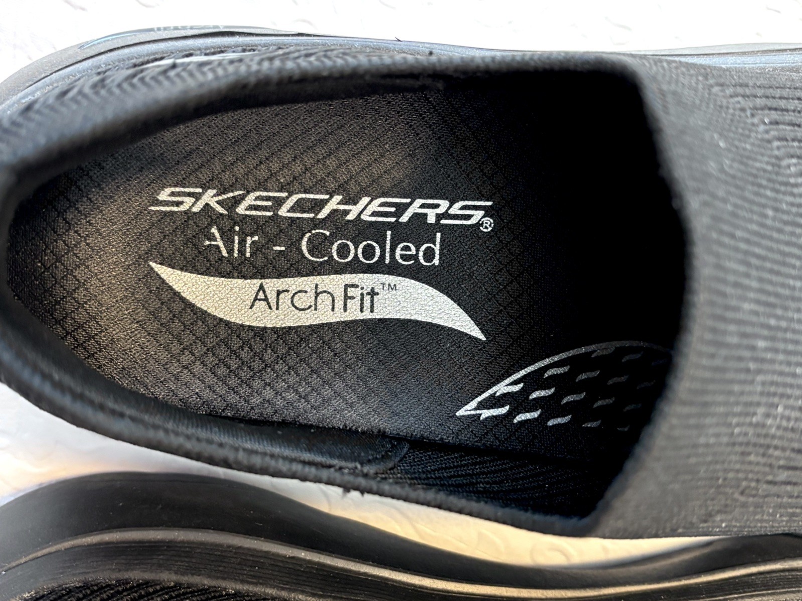 Sketchers GOwalk Air Cooled Slip-On Walking Shoes Womens Sz 7.5 Blk Mesh ArchFit