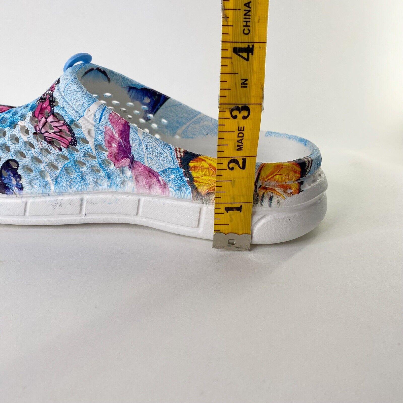 Butterfly Shoes Womens Size 10 Foam Man Made Waterproof Unbranded White/Blue