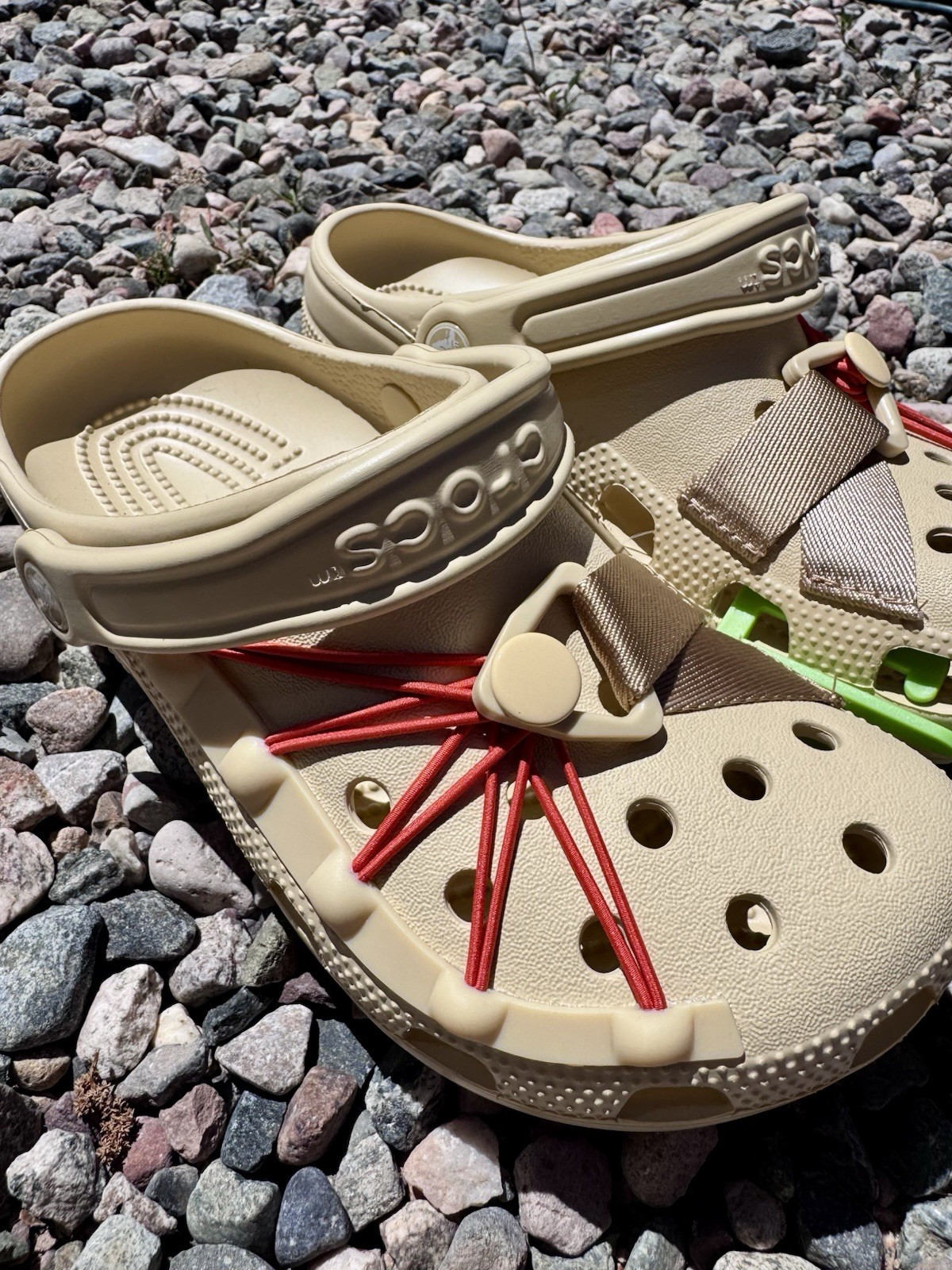 Crocs Unisex-Adult Trekking Lockdown Clog – Collector Piece Light Yellow, M5/W7