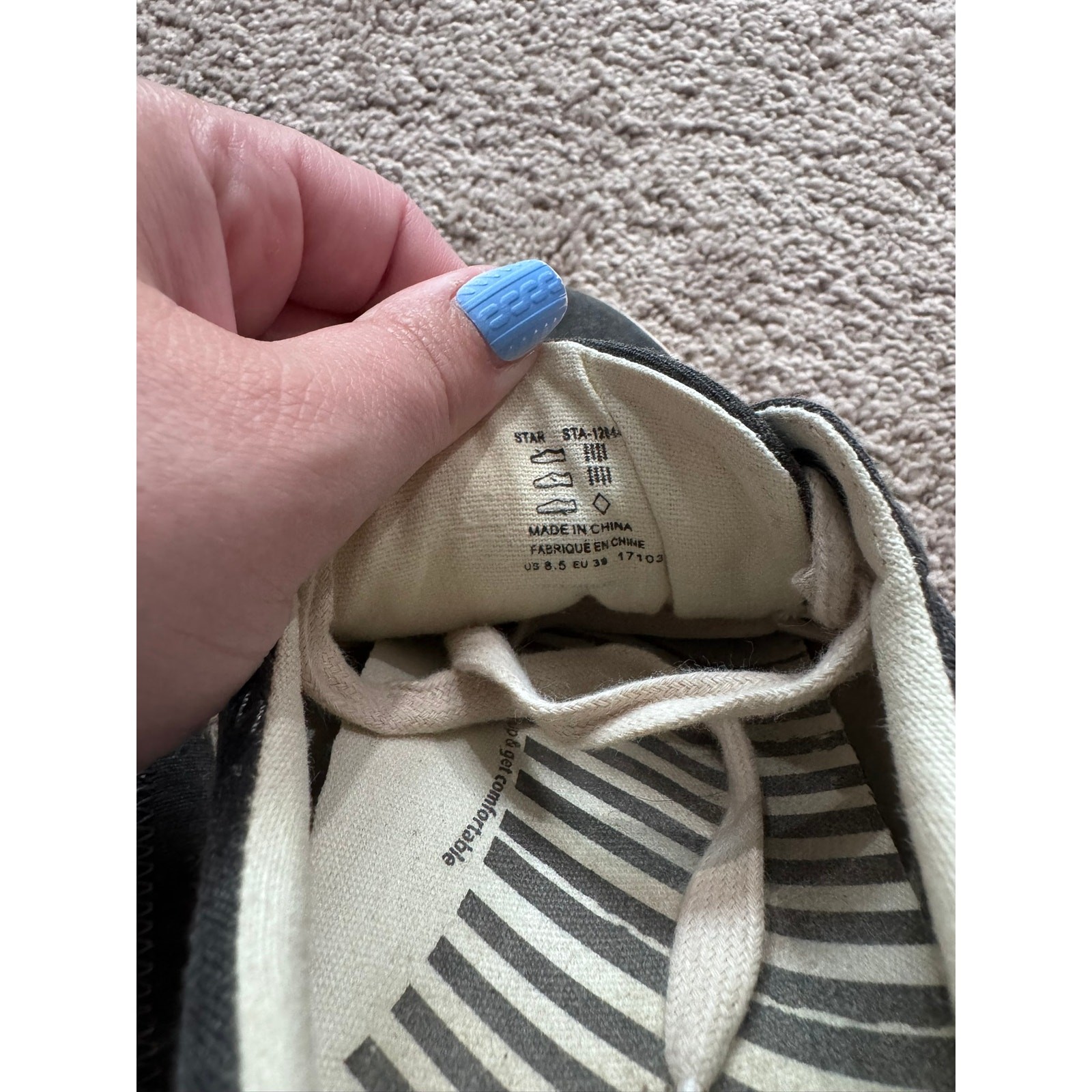 Taos Star Low Top Casual Sneakers Gray Charcoal Washed Canvas Women’s Size 8.5