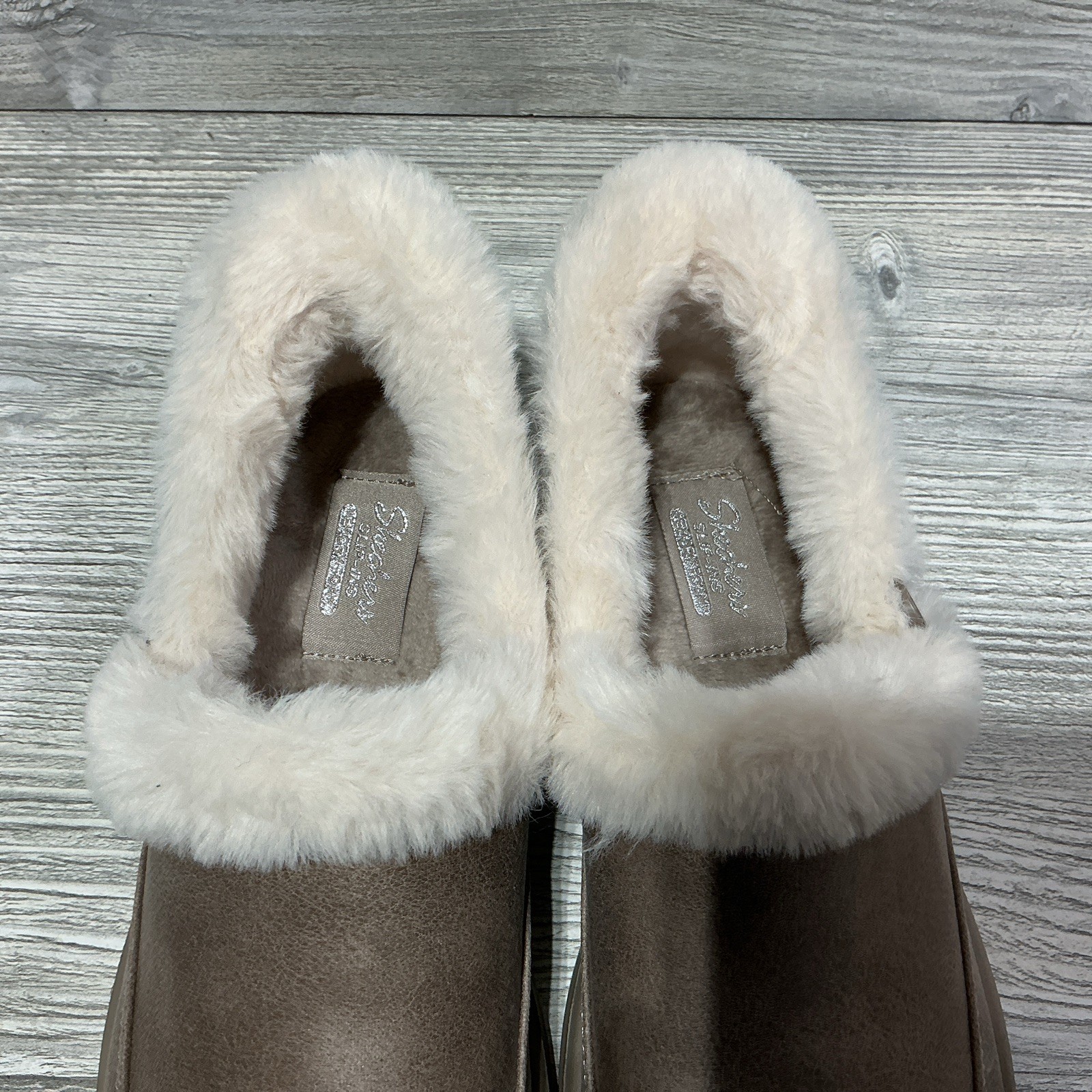 Skechers Womens Size 7.5 Cozy Escape Hands Free Slip Ins Slippers Chestnut Tan