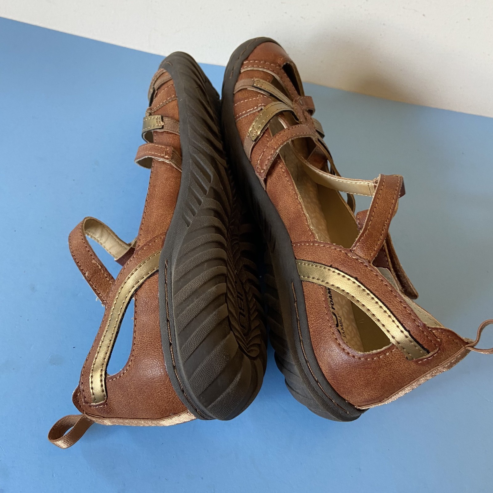 JBU by Jambu Shoes Womens Sz 8.5 Dove Memory Foam Soles Brown Copper T Strap