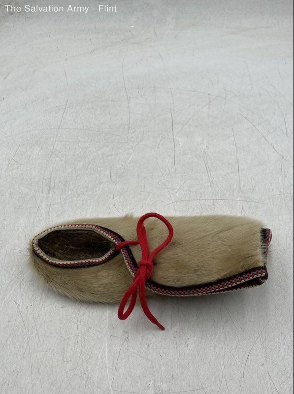 Womens Tan Fur Closed Toe Lace Up Outdoor Moccasin Shoes No Size