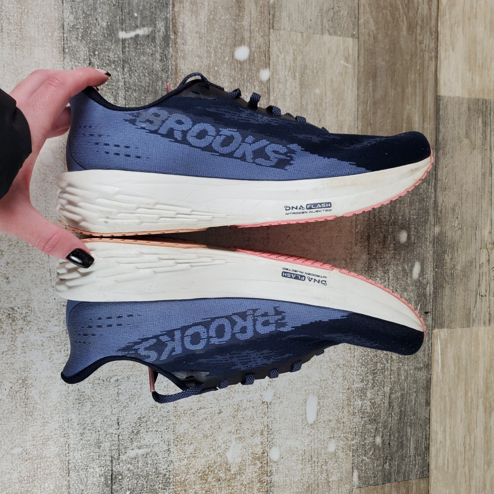 Brooks Launch 11 Womens Shoes Sz 10 Running Peacoat Blue Peach Lace Up Sneakers