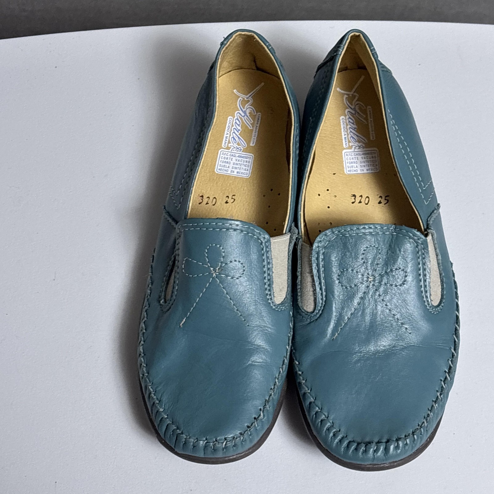 Karle Loafer Shoes 8 Blue Leather Hand Stitched Moc Slip On Comfort Comfort 25