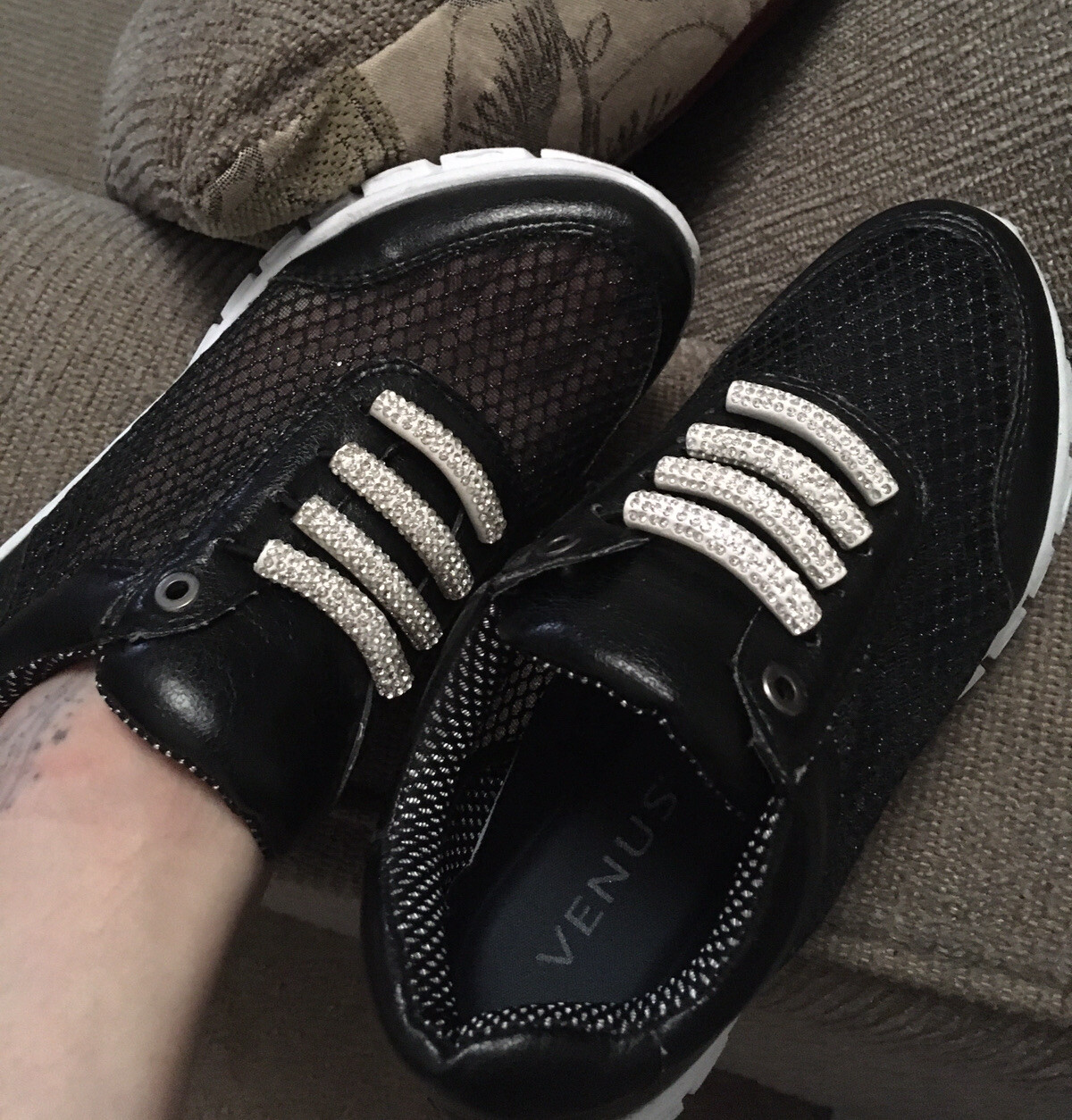VENUS Slip-on Mesh Fashion Sneakers Foam Insole Size 6.5 / 37
