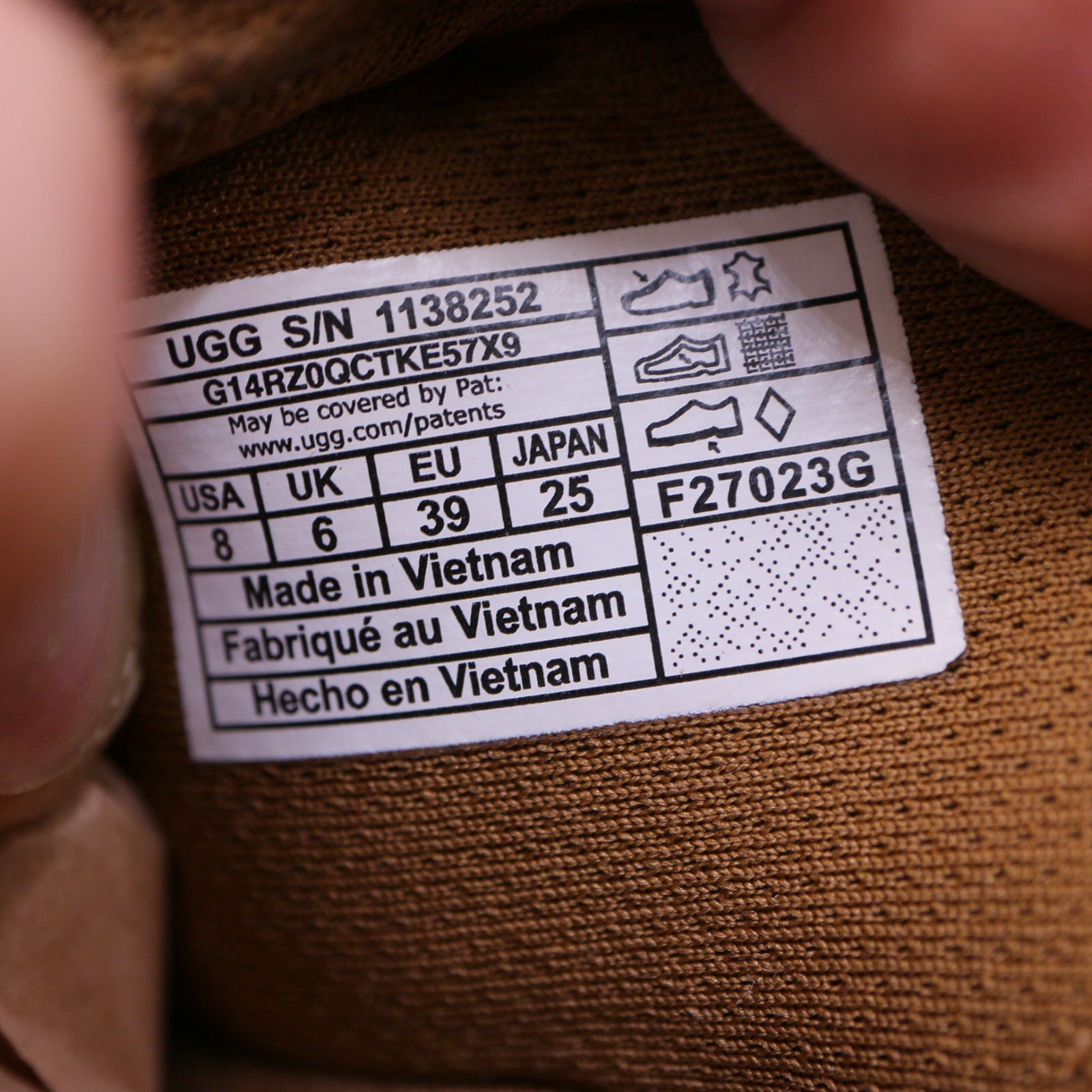 UGG Goldenstar Clogs Women’s Size 8 US Chestnut Brown Suede Slip On Shoes