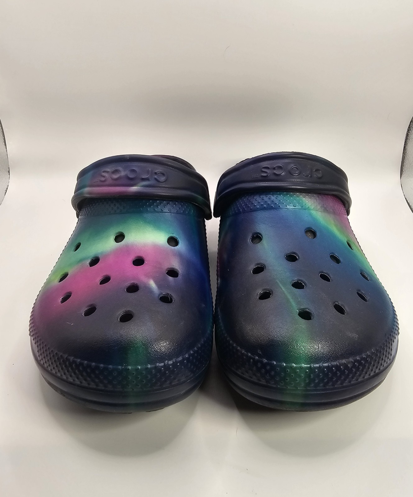 Crocs Unisex Out Of This World Multicolor Fuzzy Lined Clogs M4/W6