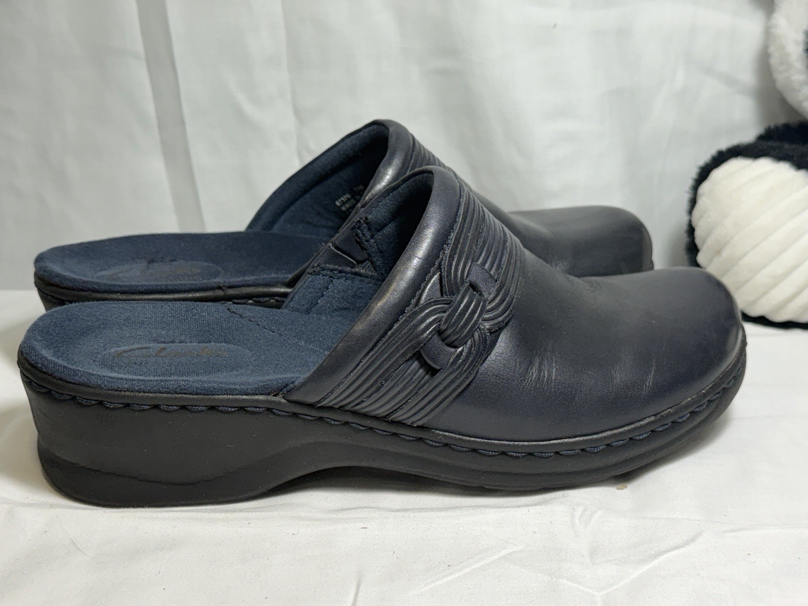 Clarks Leather Slip on Mules / Clogs – Women’s Size 7.5 M – Navy Blue