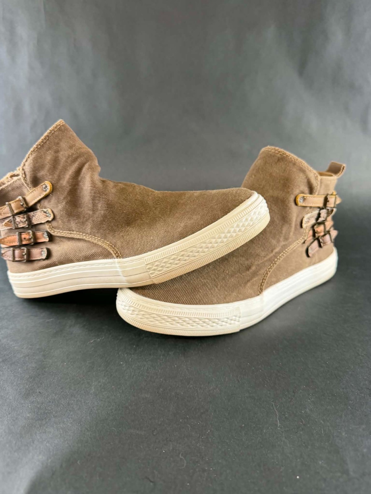Blowfish Malibu Kayla Casual Shoes 50455 Womens Size 8.5 CUTE!