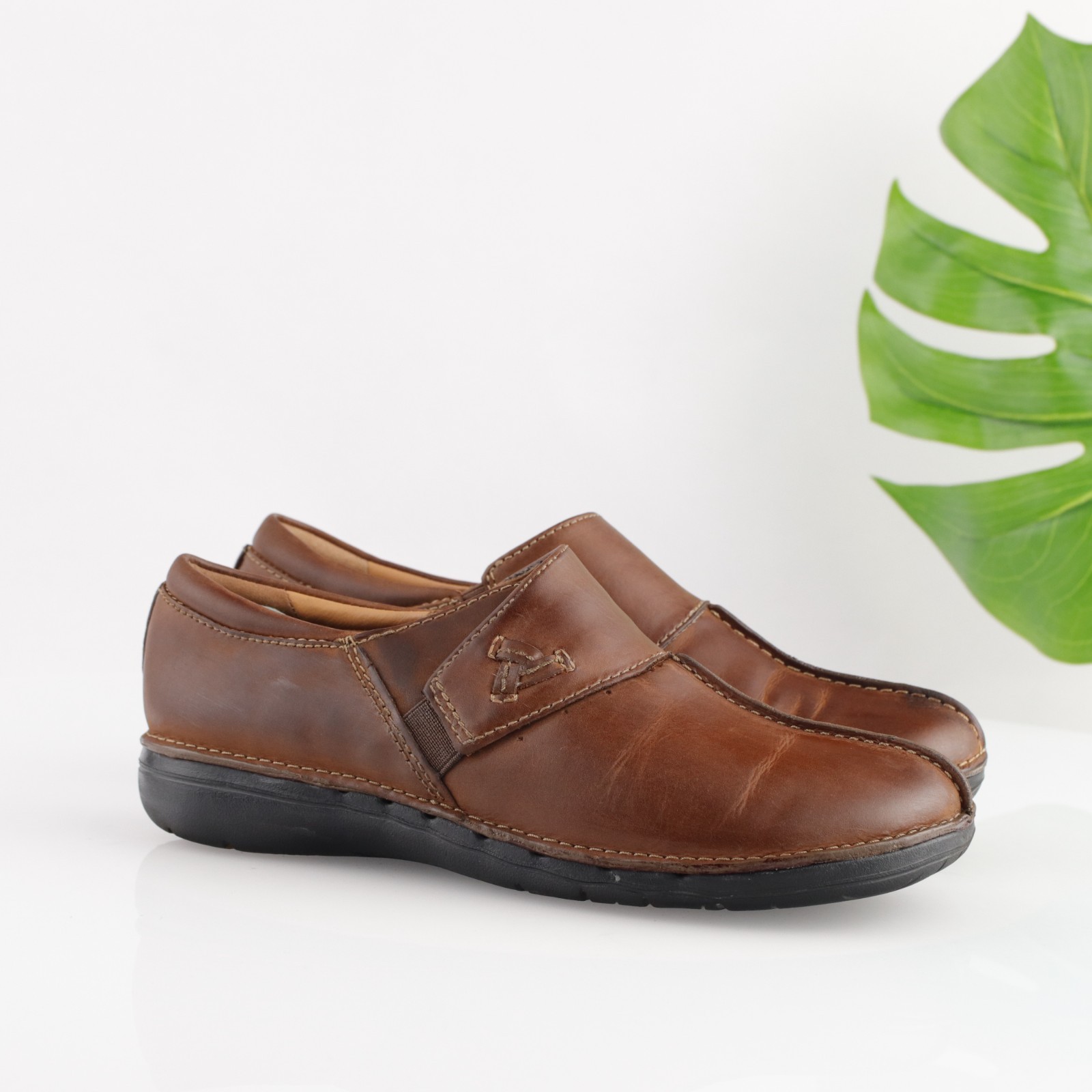Clarks Womens Un Loop Ave Loafer Size 8 M Brown Leather Slip On Casual Shoe Flat