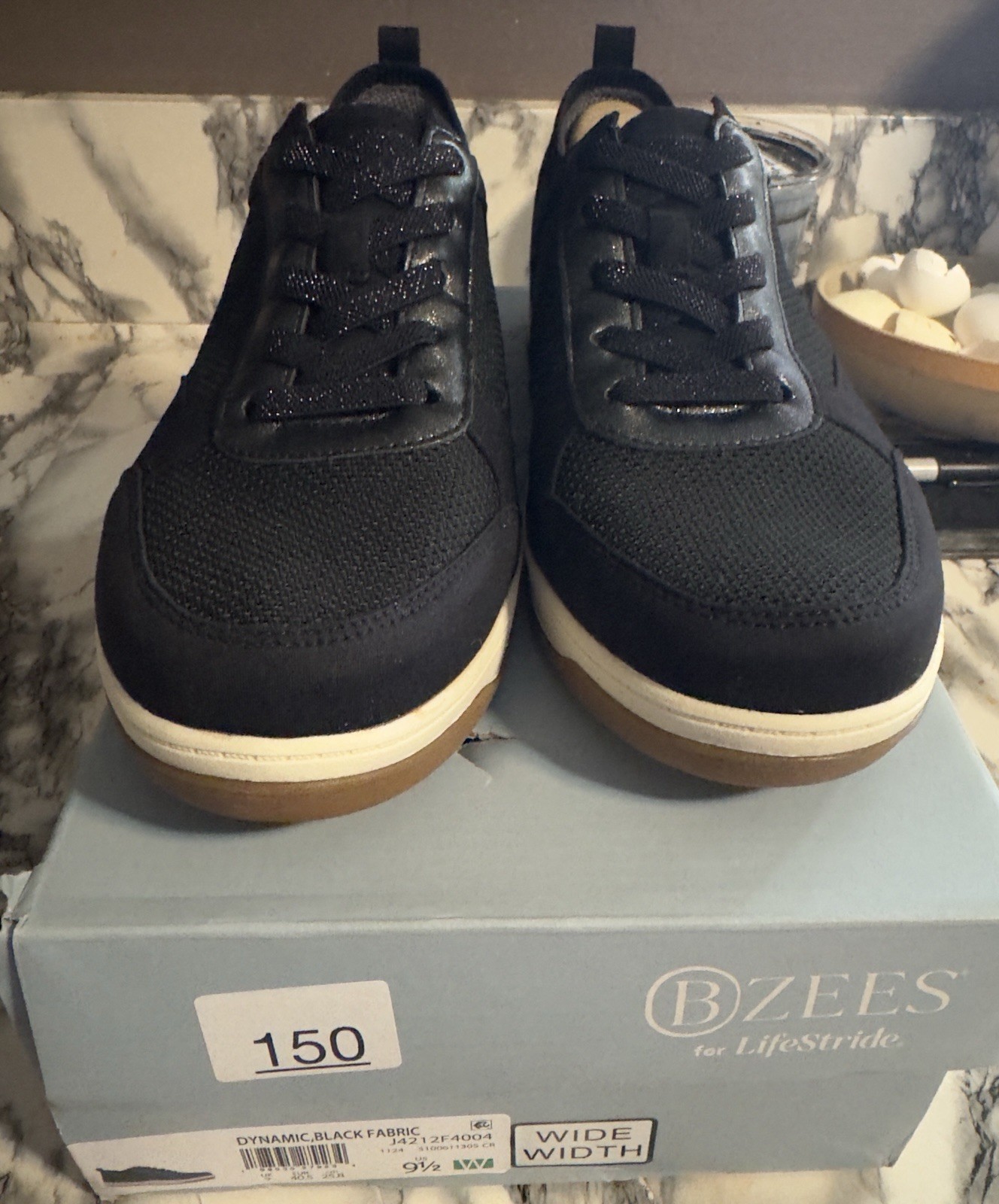 BZEES for LifeStride Dynamic Women’s Black Fabric Lace-Up Sneaker 9.5 W Washable
