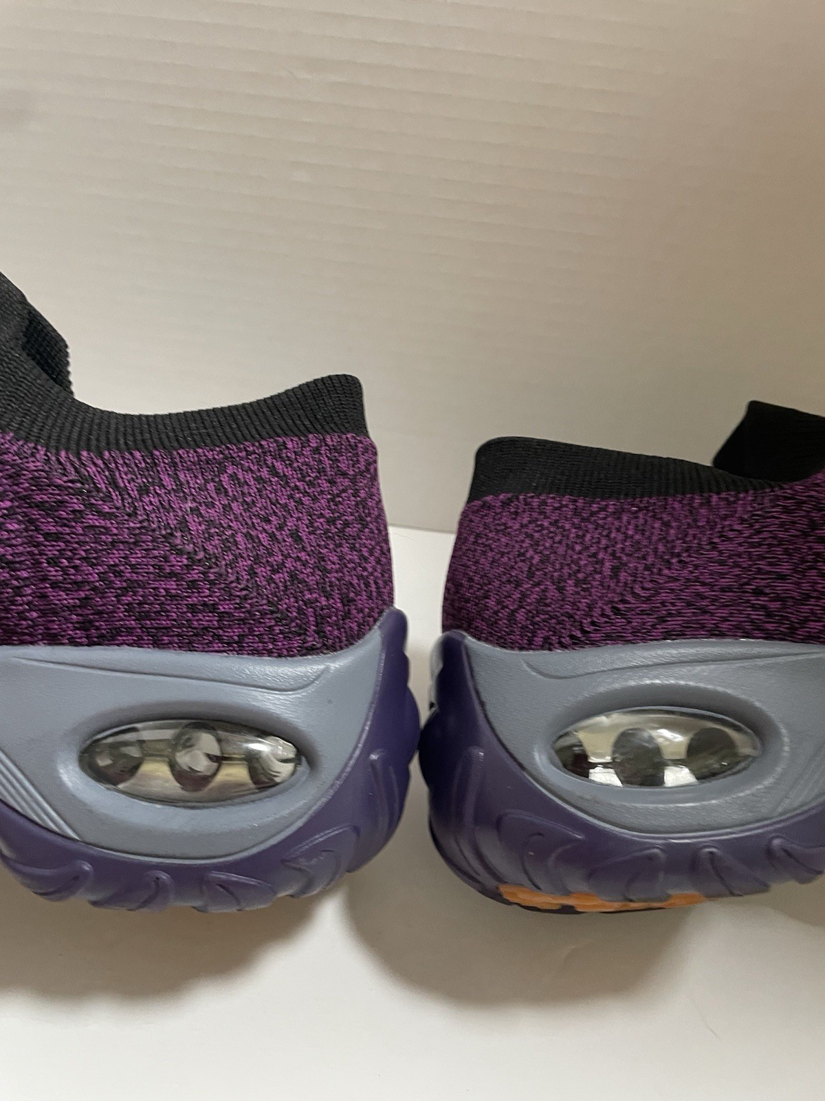 Women’s Cloth Knit Sock Like Opening SlipOn Purple Lightweight Shoes Size 9 Walk