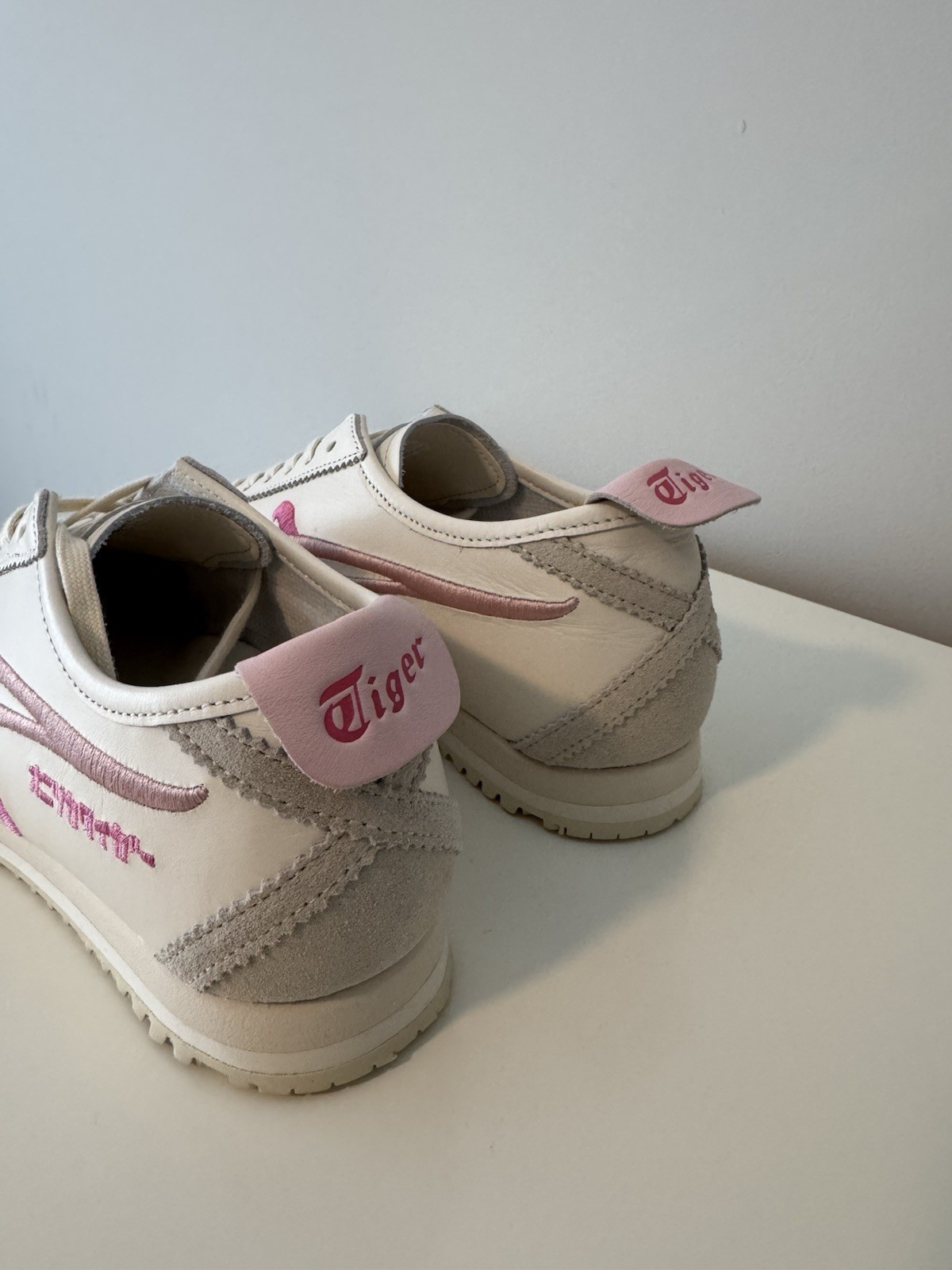 Onitsuka Tiger MEXICO 66 NM limited Nippon made pink embroidery sneakers
