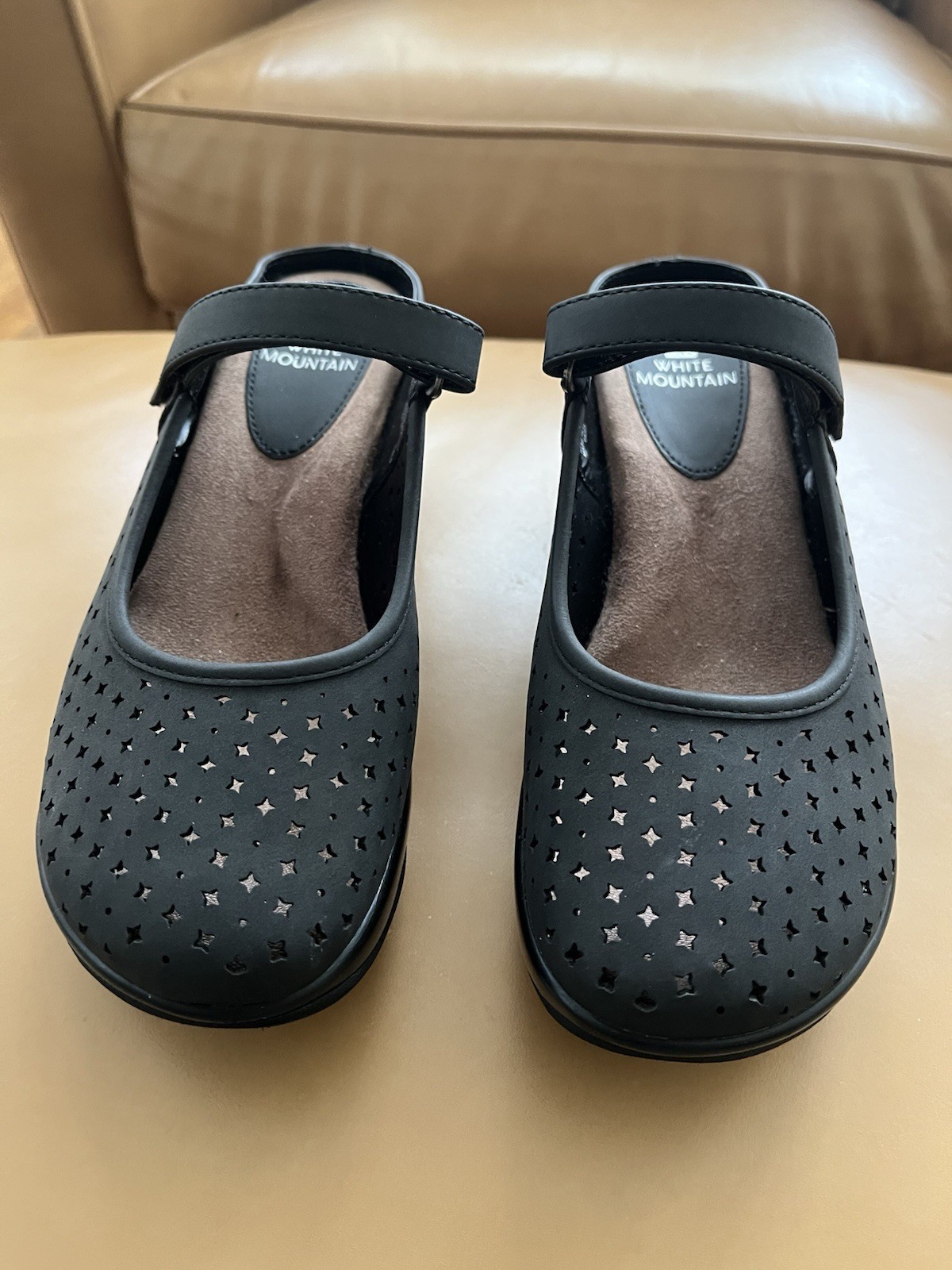 White Mountain Vinto Mary Jane Platform Clogs Women’s Size 8M Black Laser Cut