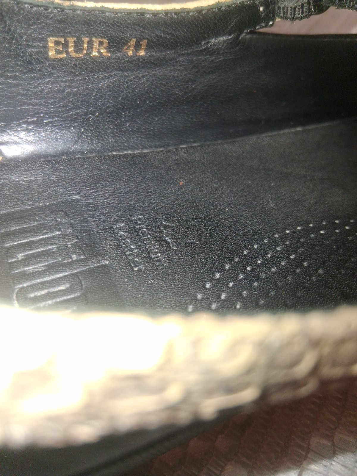 FitFlop Mary Jane’s Premium Black Leather w ‘snake skin’ print accent Sz 10/41