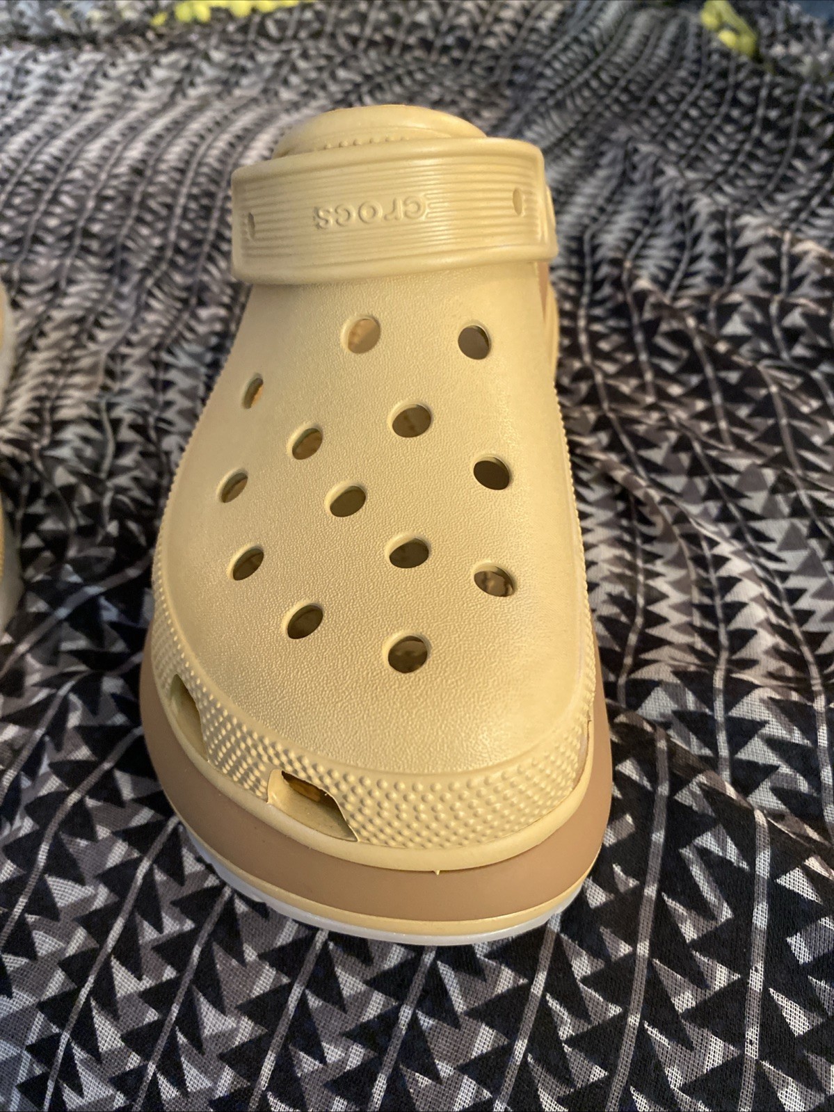 Crocs Mega Crush Matte Clogs Wheat EC Size M5 W7