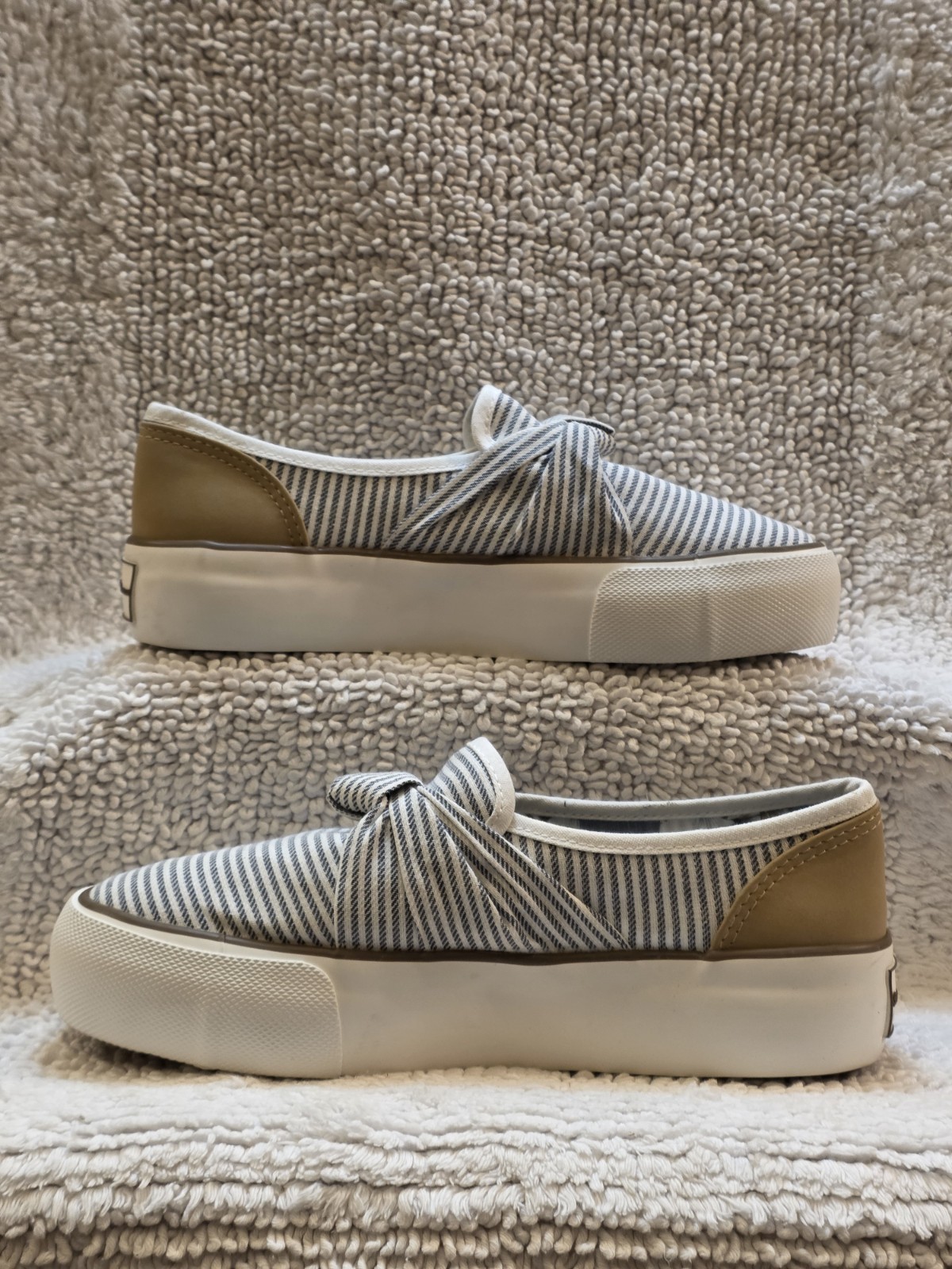 Tommy Bahama Blue White Striped Platform Slip On Womans 8.5 Shoes Casual
