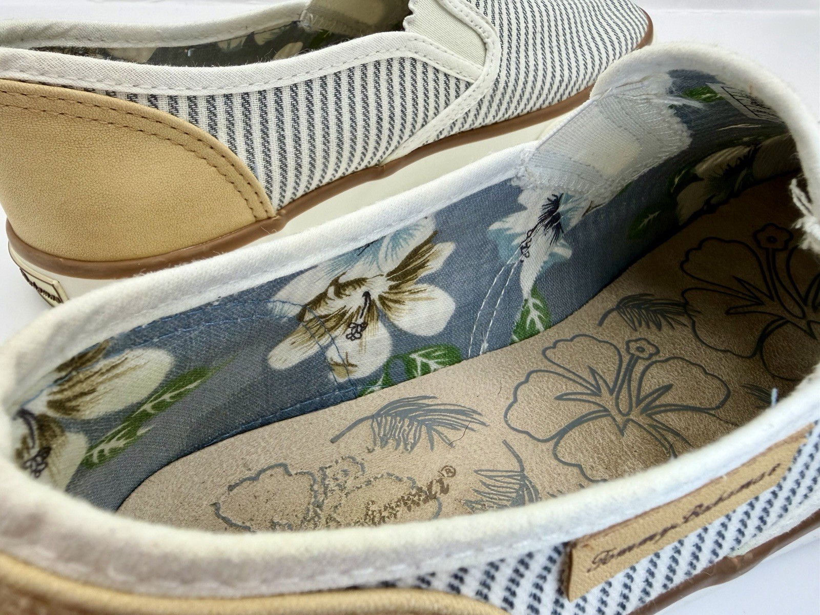 Tommy Bahamas Women’s Canvas Slip On Sneakers Brown/White/Striped, Unixes